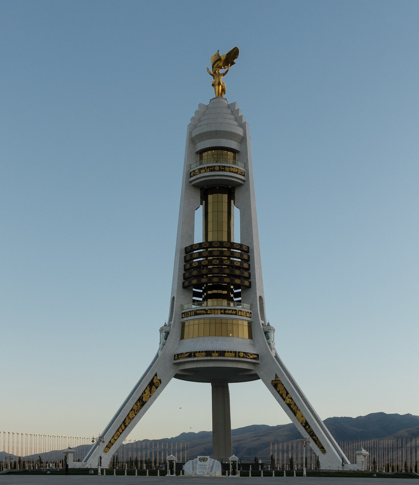 Ashgabat:  Monument to first President - statute used to rotate to face the sun