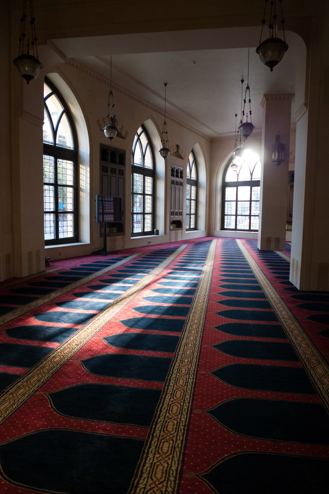 Beirut: inside Mosque