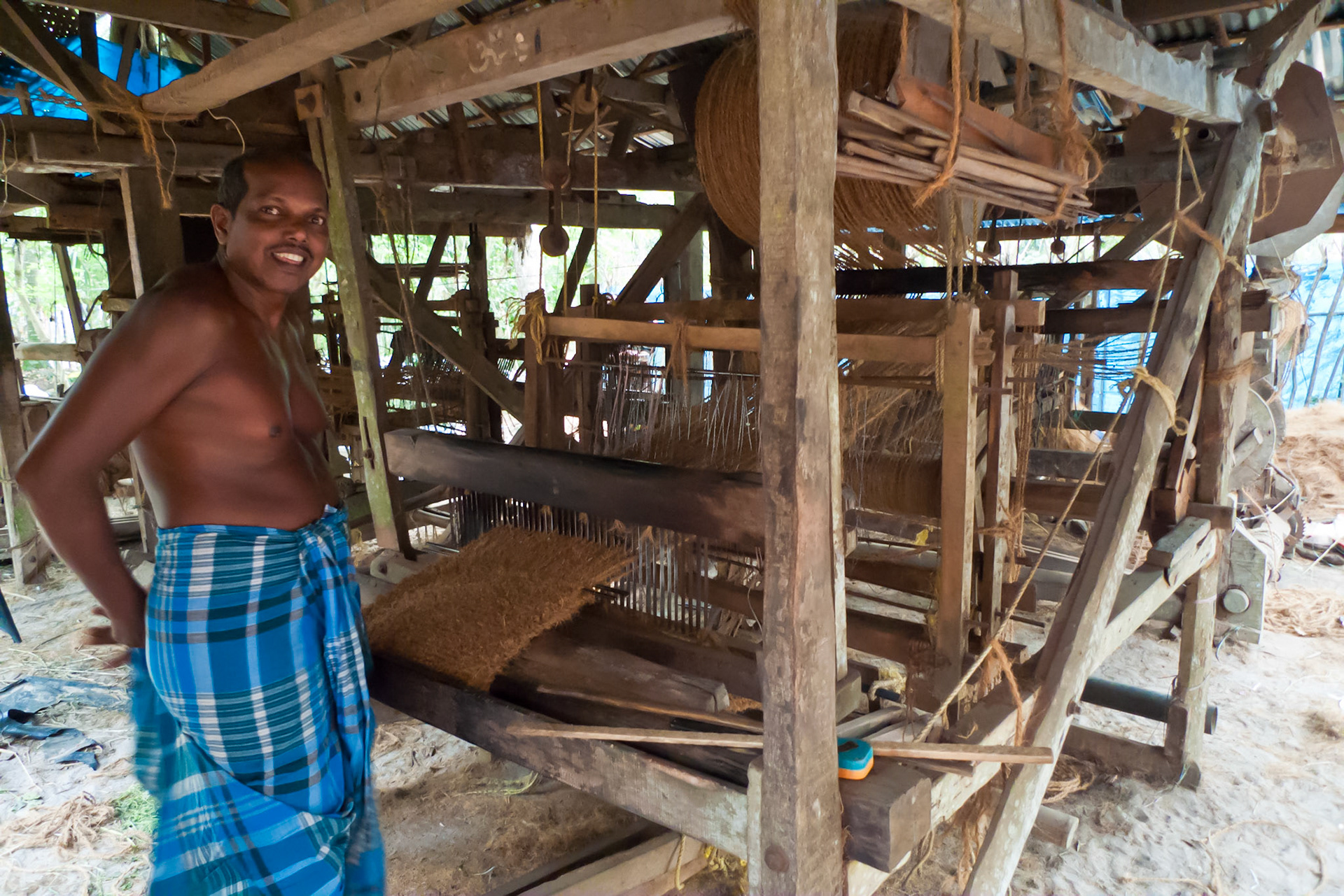 Small village on Lake Vembanad: Coir mat making
