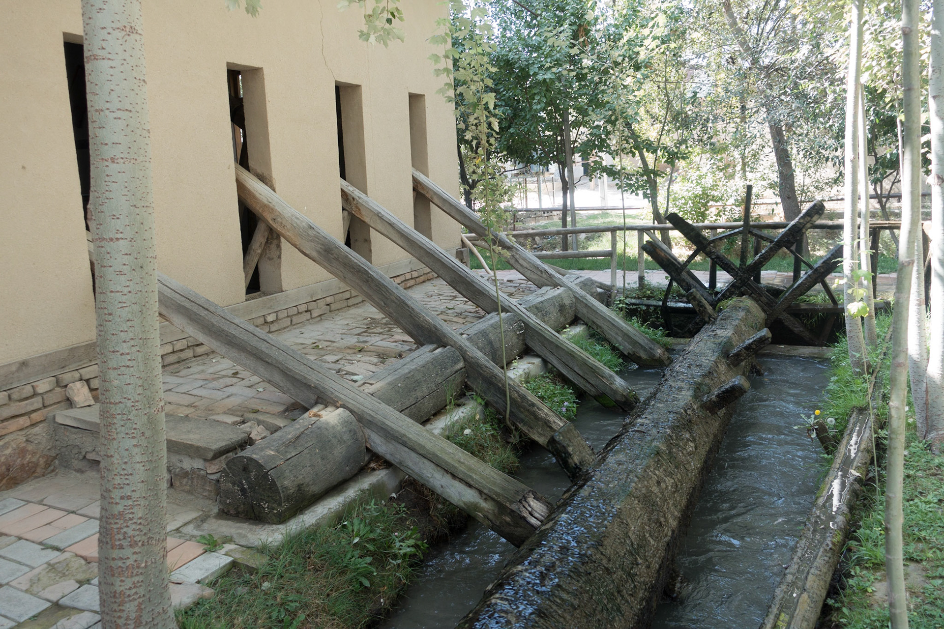 Samarkand: Koni Gil Paper Mill - Water powered hammer.