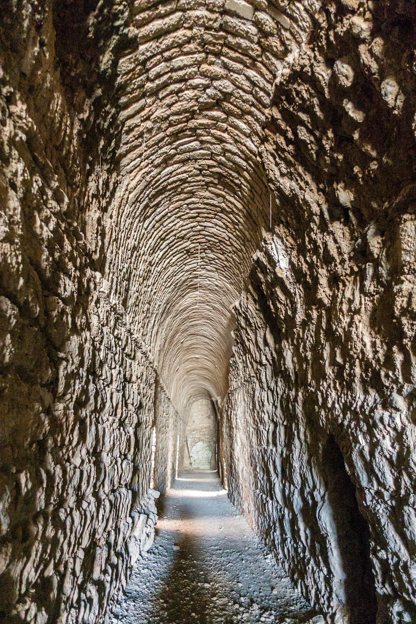Takht-e Soleyman: Corbelled tunel