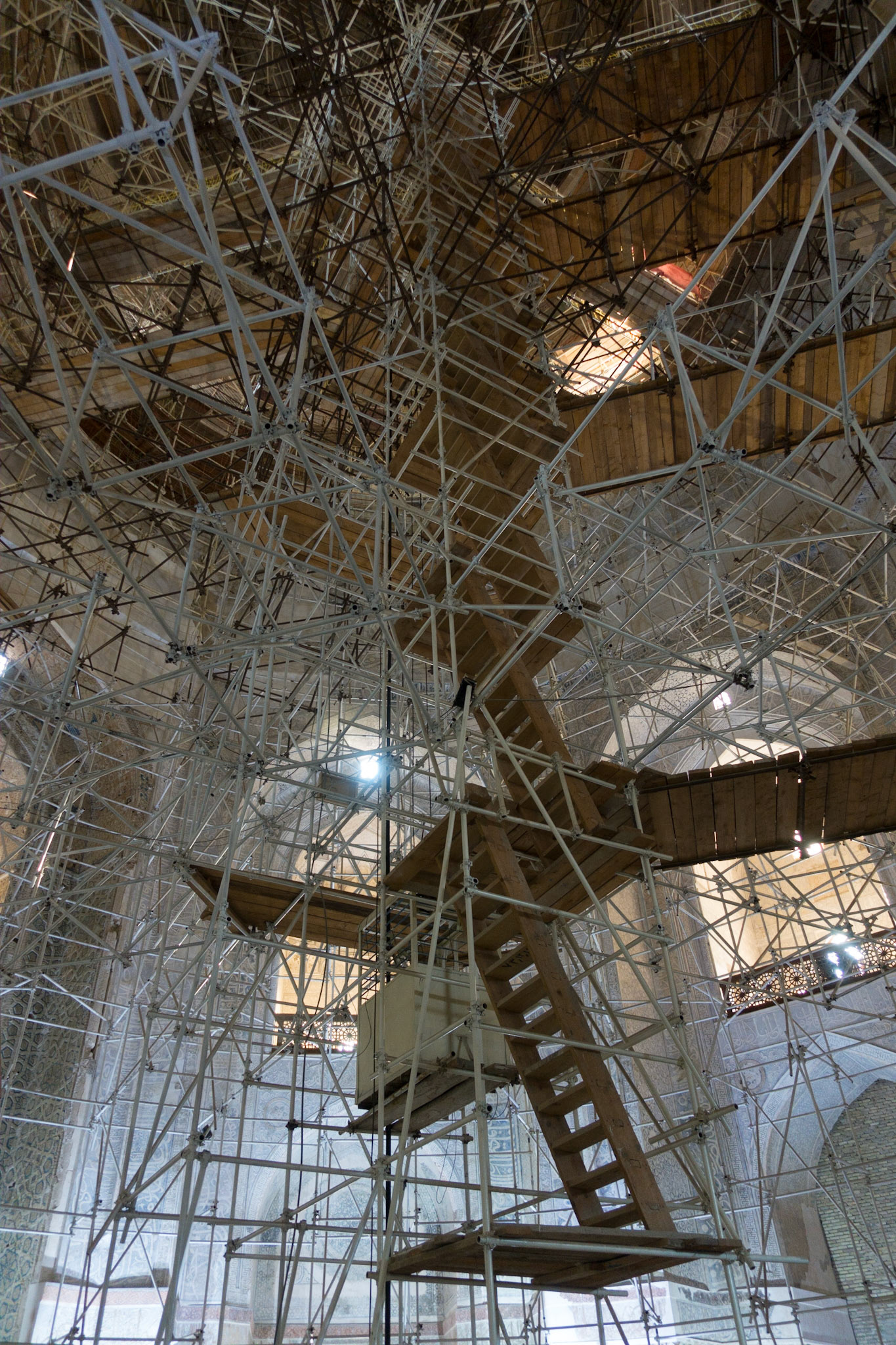 Soltaniyeh: Height 48.5m - Dome diameter 26.5