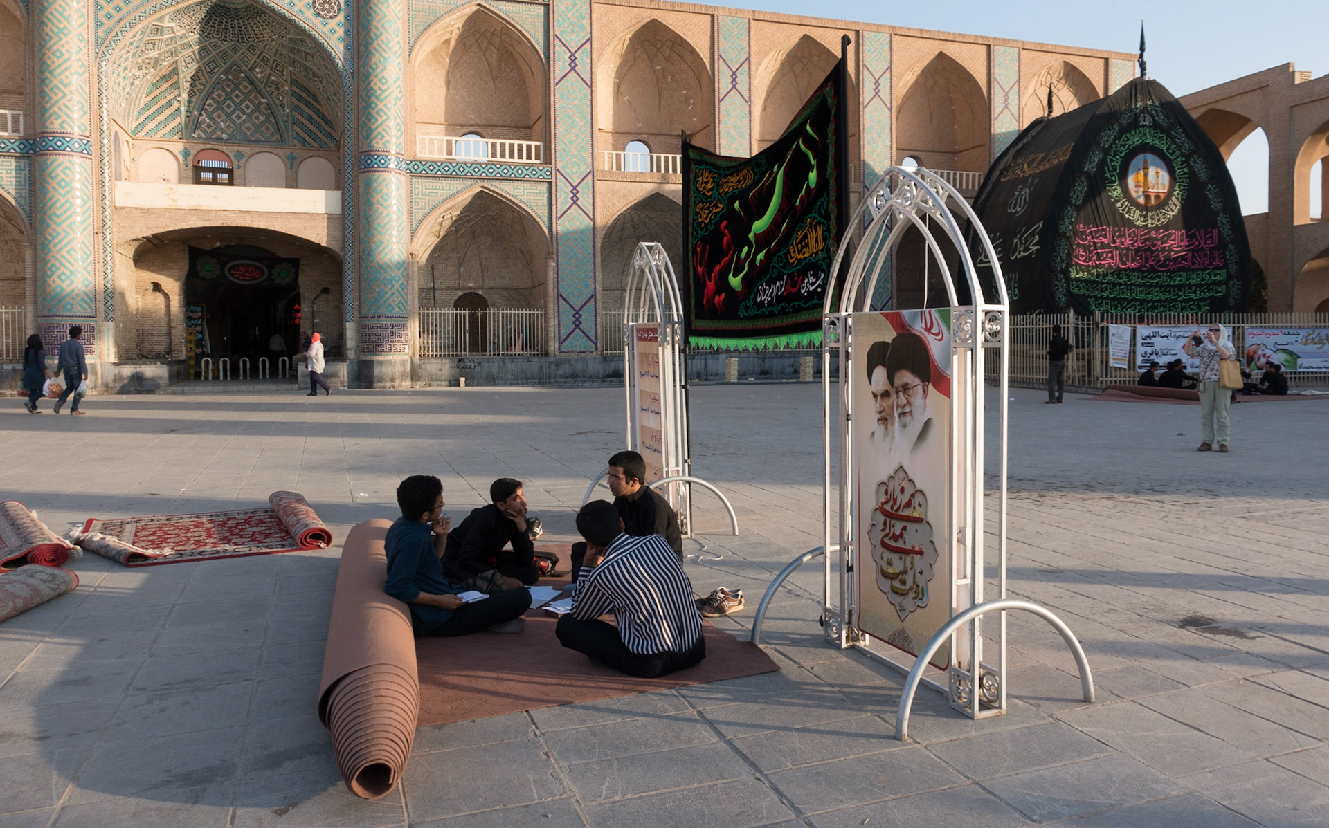 Yazd:  Impromptu Study Group