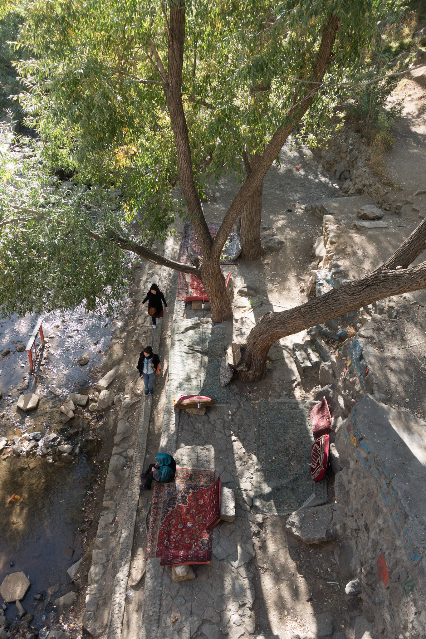 Ganj Nameh:  Looking down from bridge