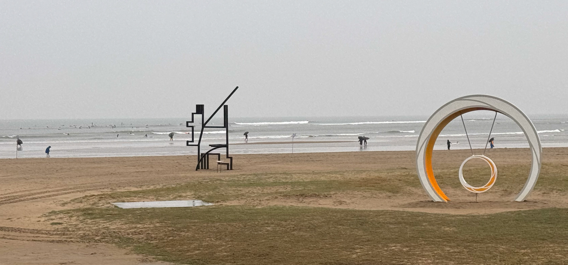 Busan: Dadaepo Beach - surfing too