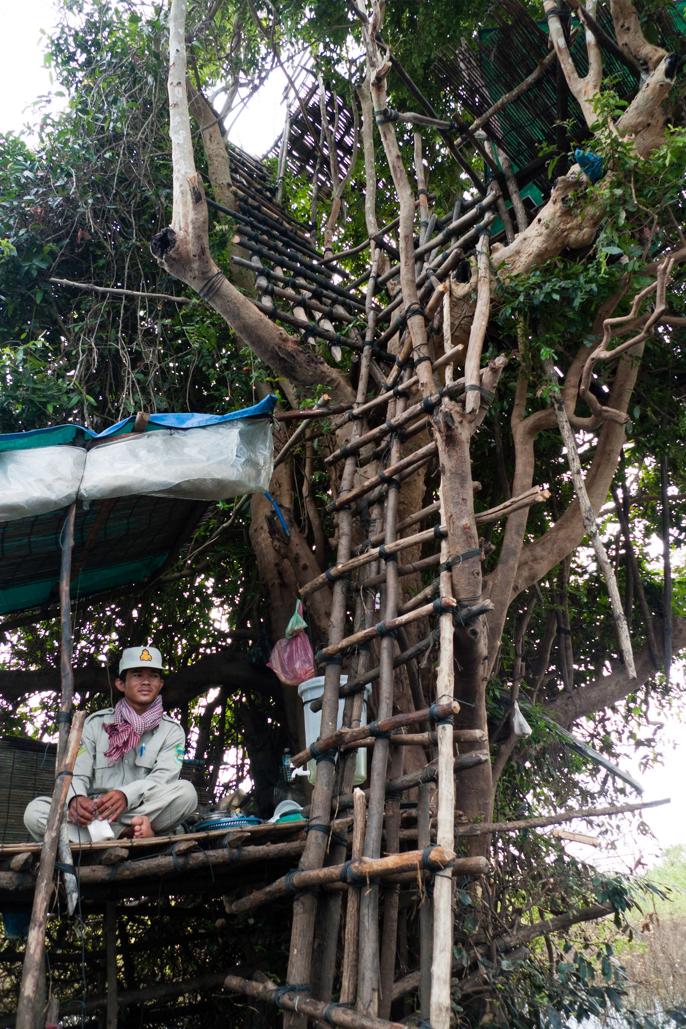 Lake Tonle Sap: Bird Hide with Poacher turned Ranger.