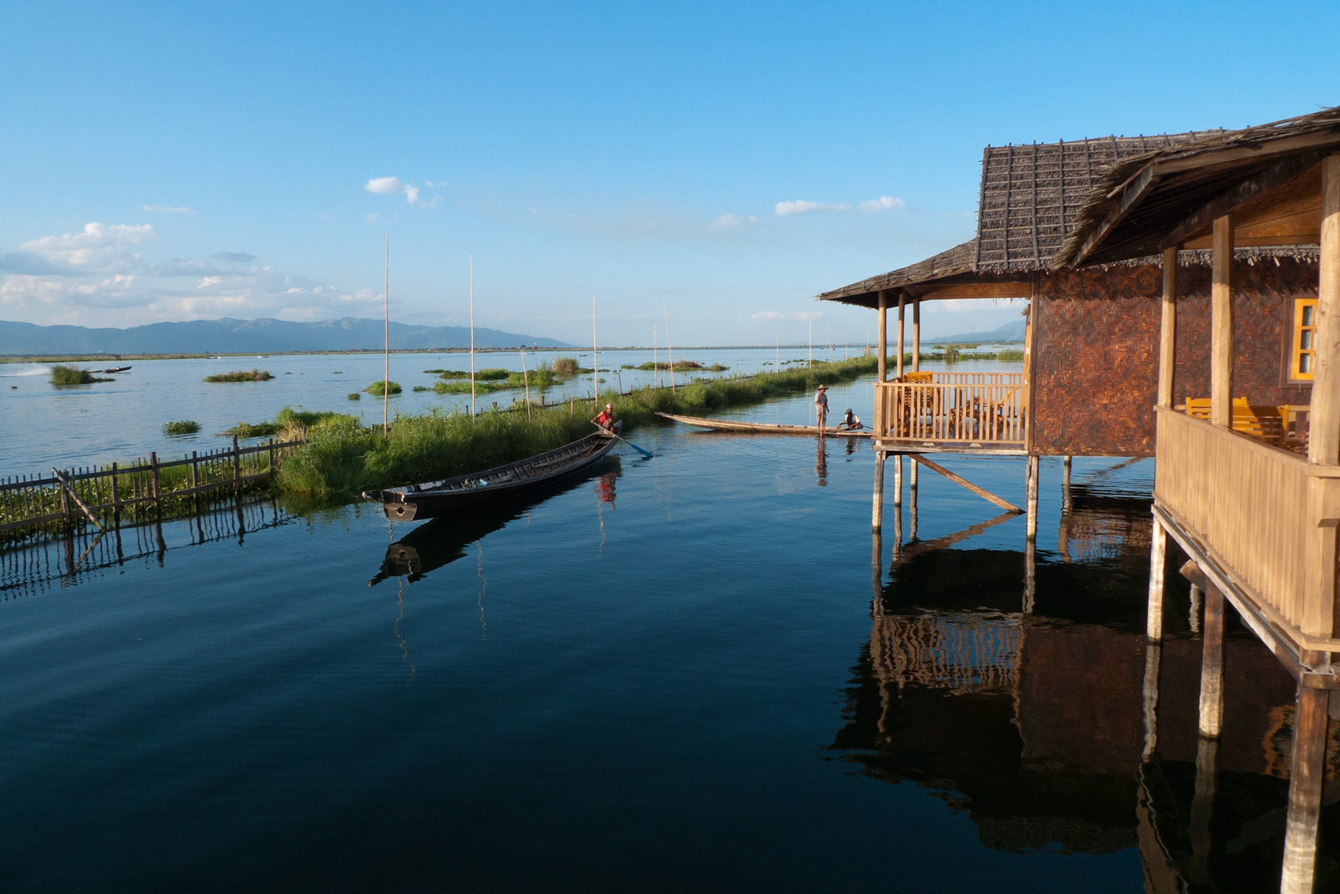 Lake Inle: Golden Island Cottages