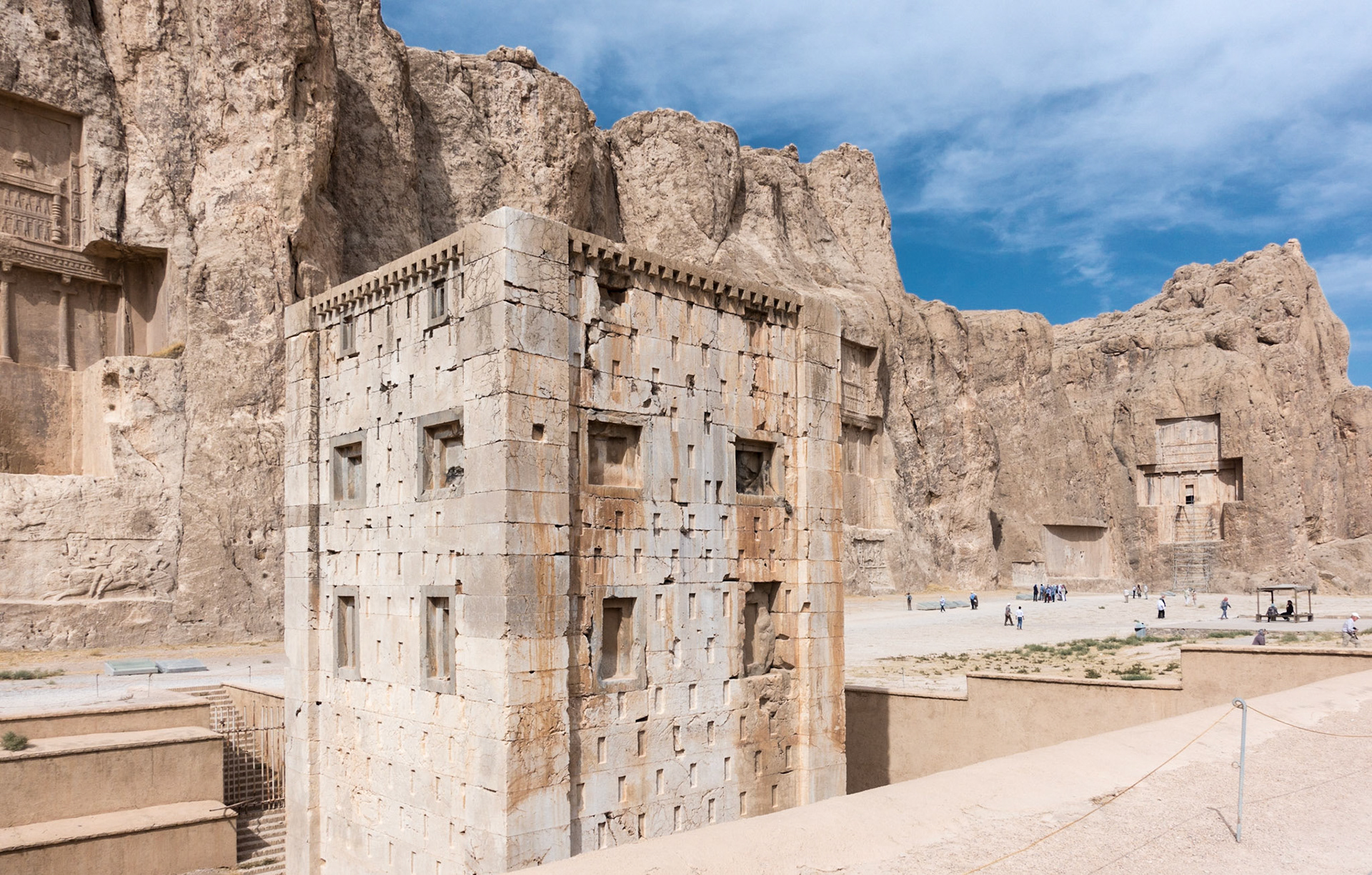 Naqsh-e Rostam:  The great unknown building