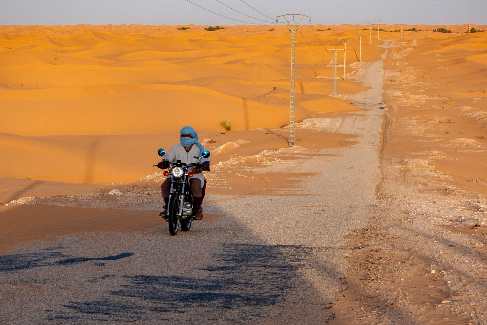 Beni Abbes to Timimoun: Sand encroaching