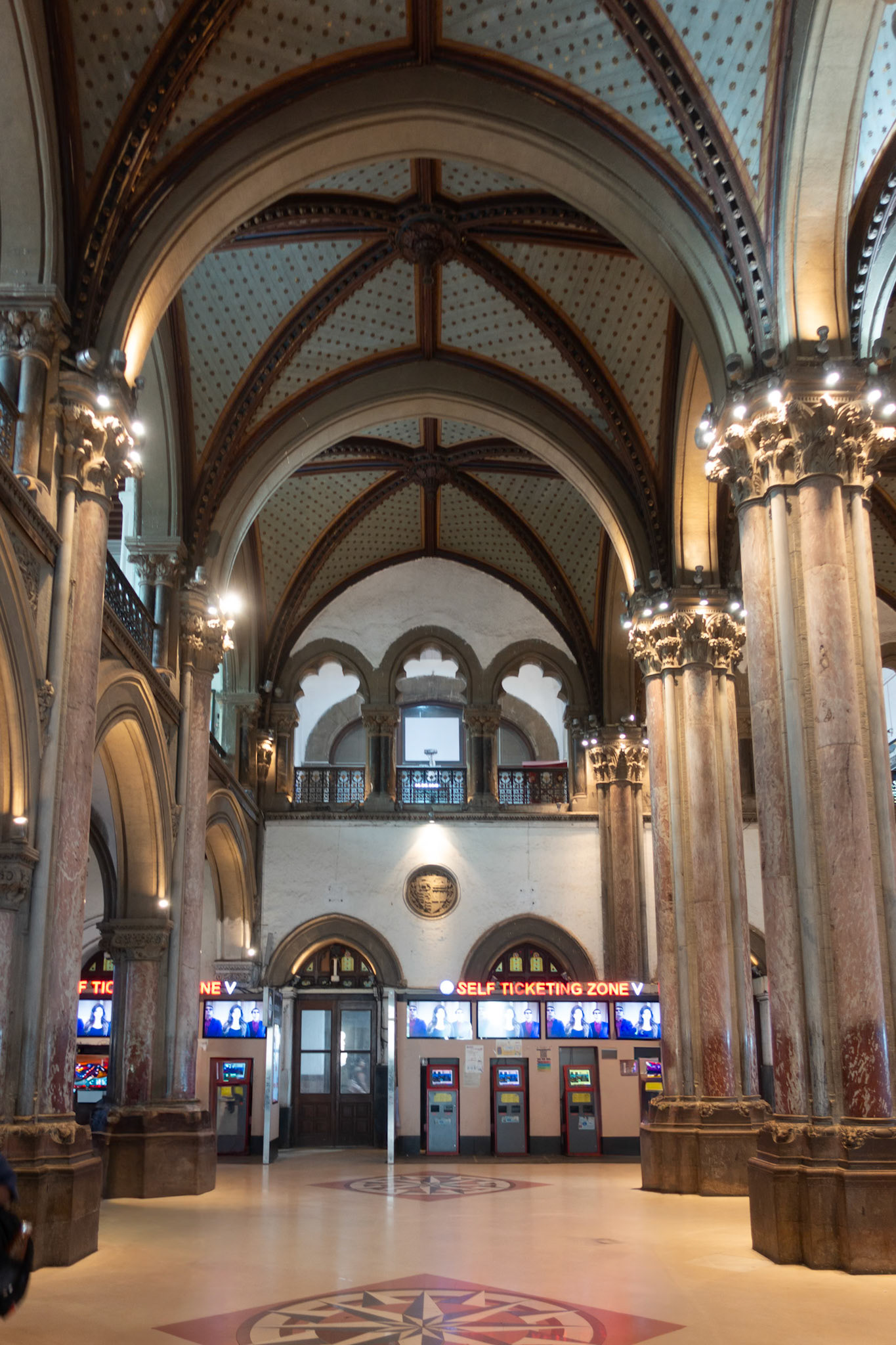 Mumbai: Central train station