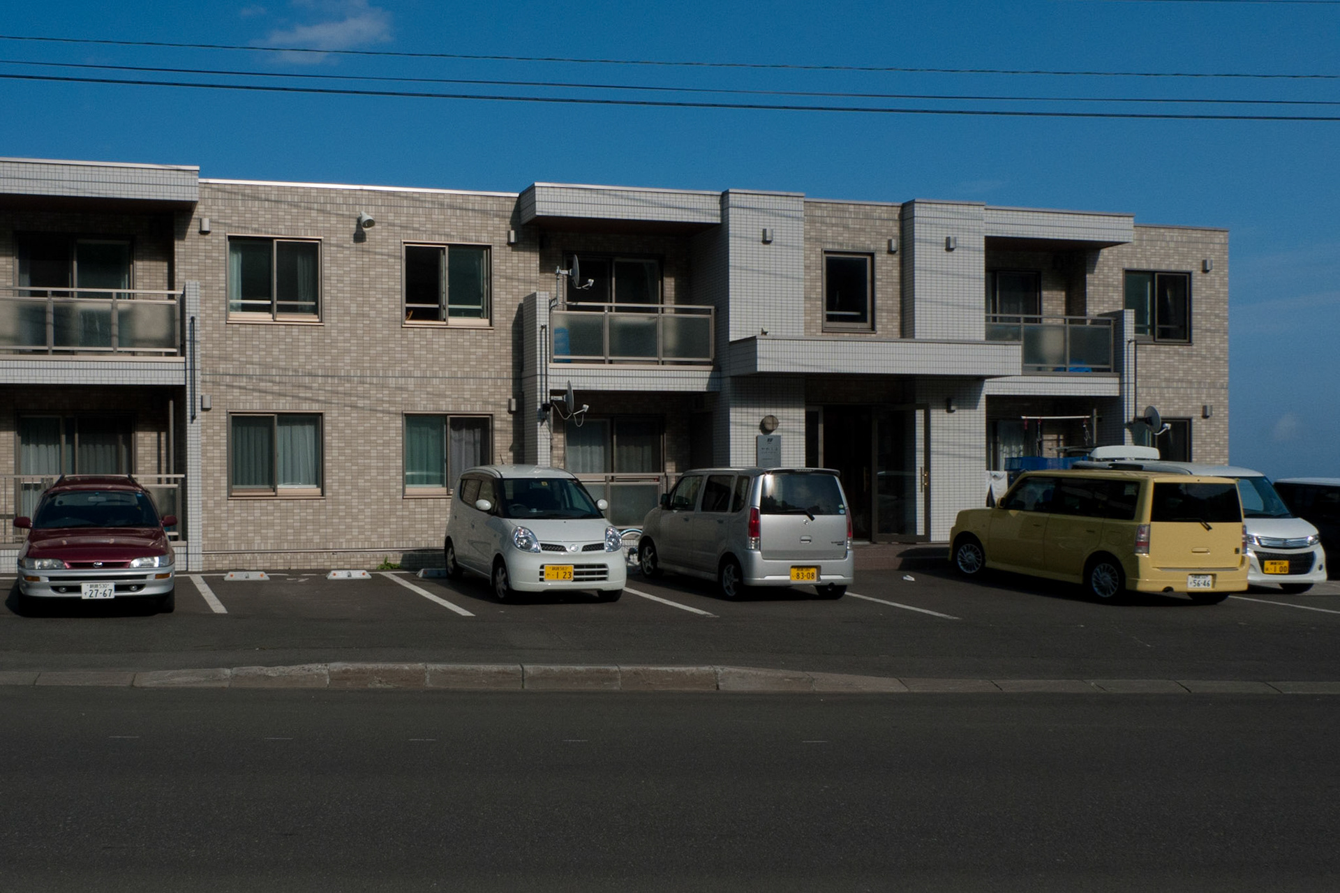 Rausu: Little boxes in front of Big boxes