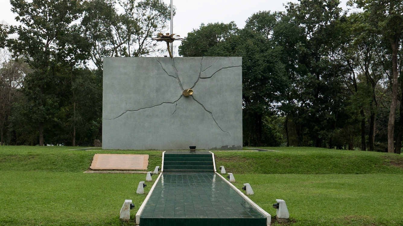 Elephant Pass: Civil War Memorial