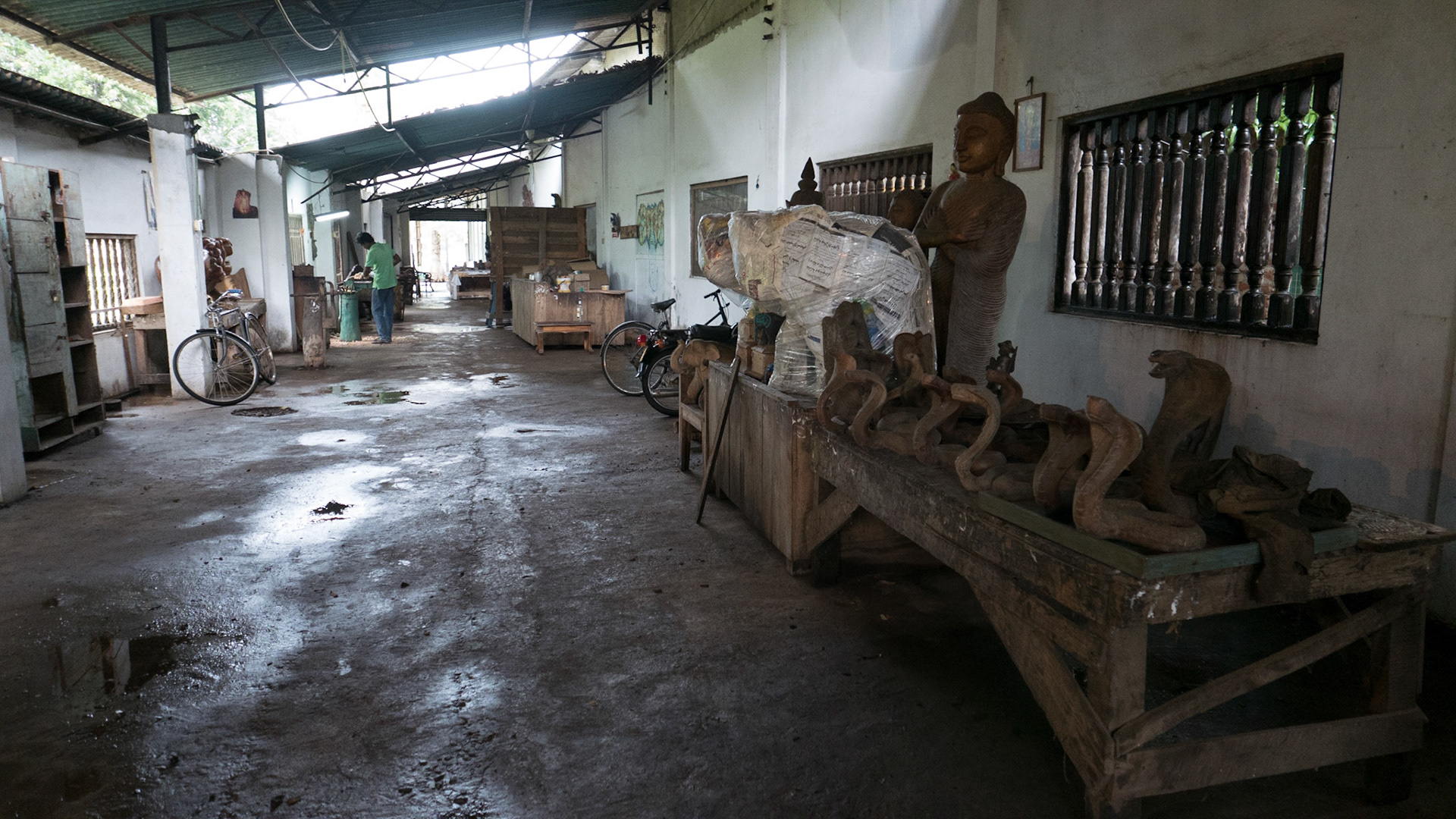 Polonnaruwa: Wood carving