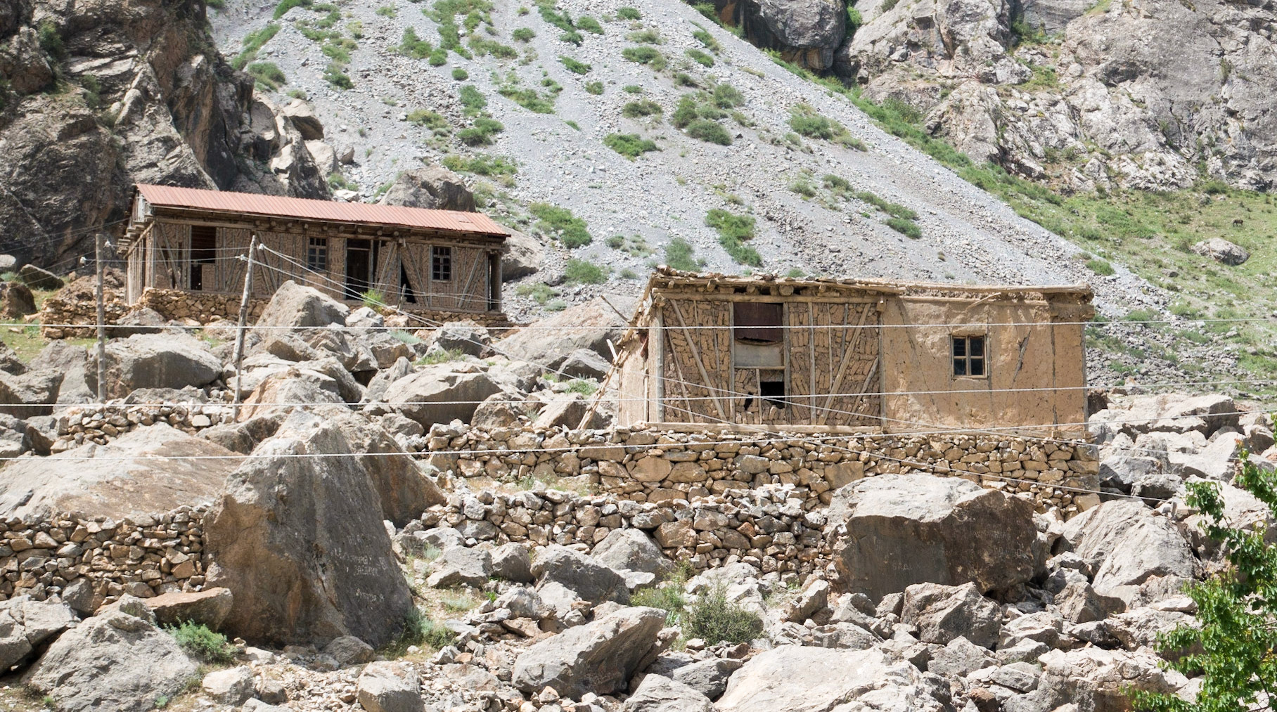 Penjikent: Seven Lakes - Local Constuction