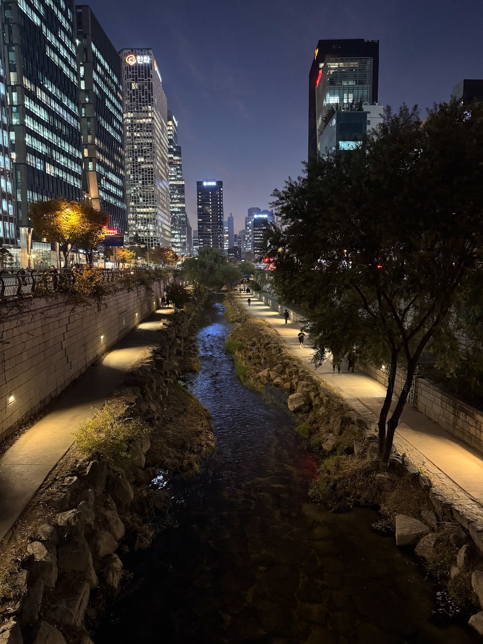 Seoul: Cheonggyecheon  Stream