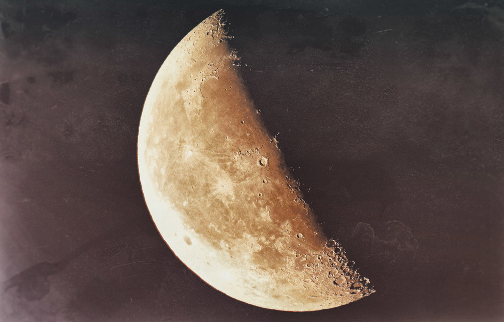 What do you do if you wake up at 3 in the morning? For myself, I take pictures of the moon. Here you see nice details of the moon's surface. The megazoom of the Nikon P900 is just incredible!