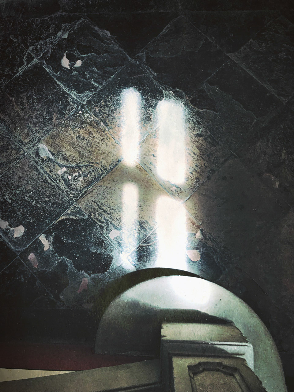 Experimental captures are great. They mostly lead to abstract photographs with much secret sense behind it all. Here you see a window projection on the ground. Nothing special - but do you see the setting around? It transports a mysterious and eerie feeling for me. This place is abandoned and if you are alone there, you feel something is wrong... something is there, a place with many secrets!