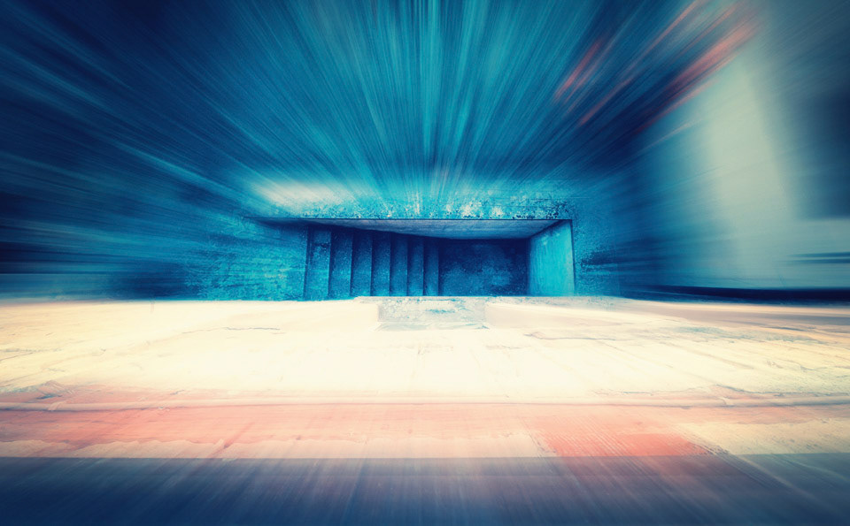 Fore sure you know the scene: You are stuck in a dream and start to fall down. It's going deeper and deeper and you don't know what's going to happen in a few seconds ...