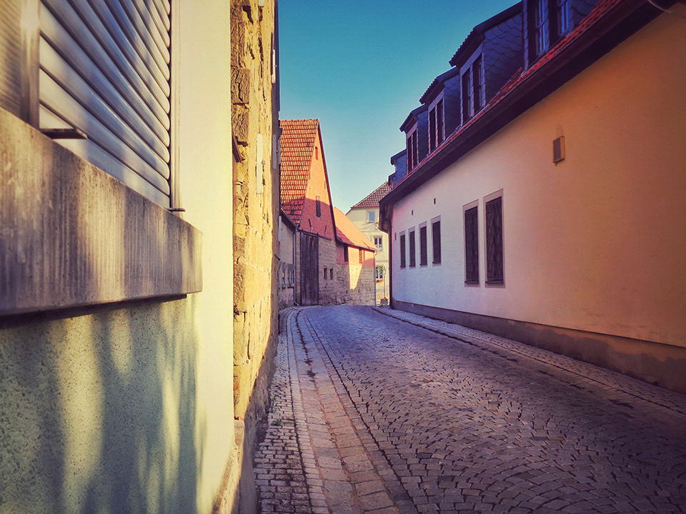Through the alleys of Abtswind with the small Sony W830 camera.

Post production was in Snapseed on android tablet.