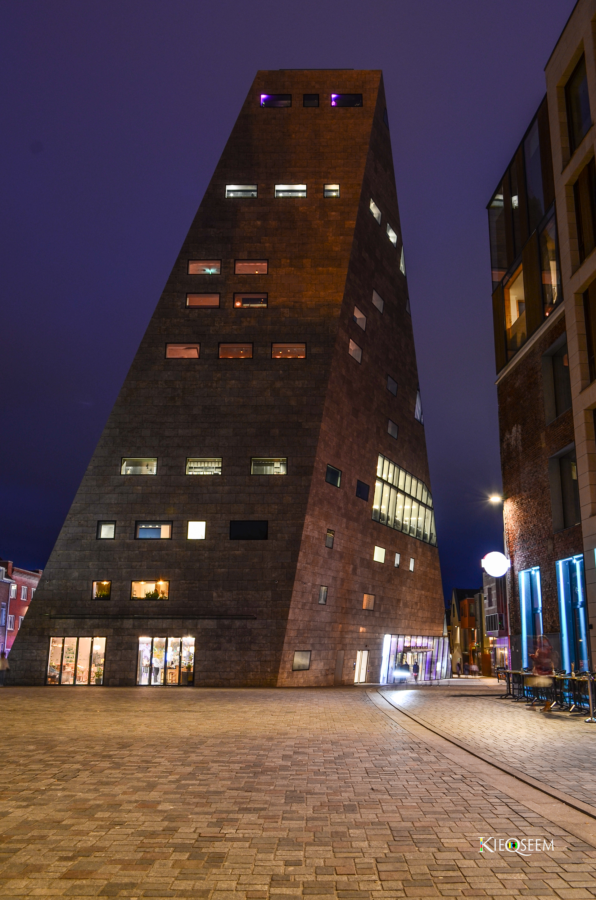 Het Forum vanaf de Nieuwe Markt