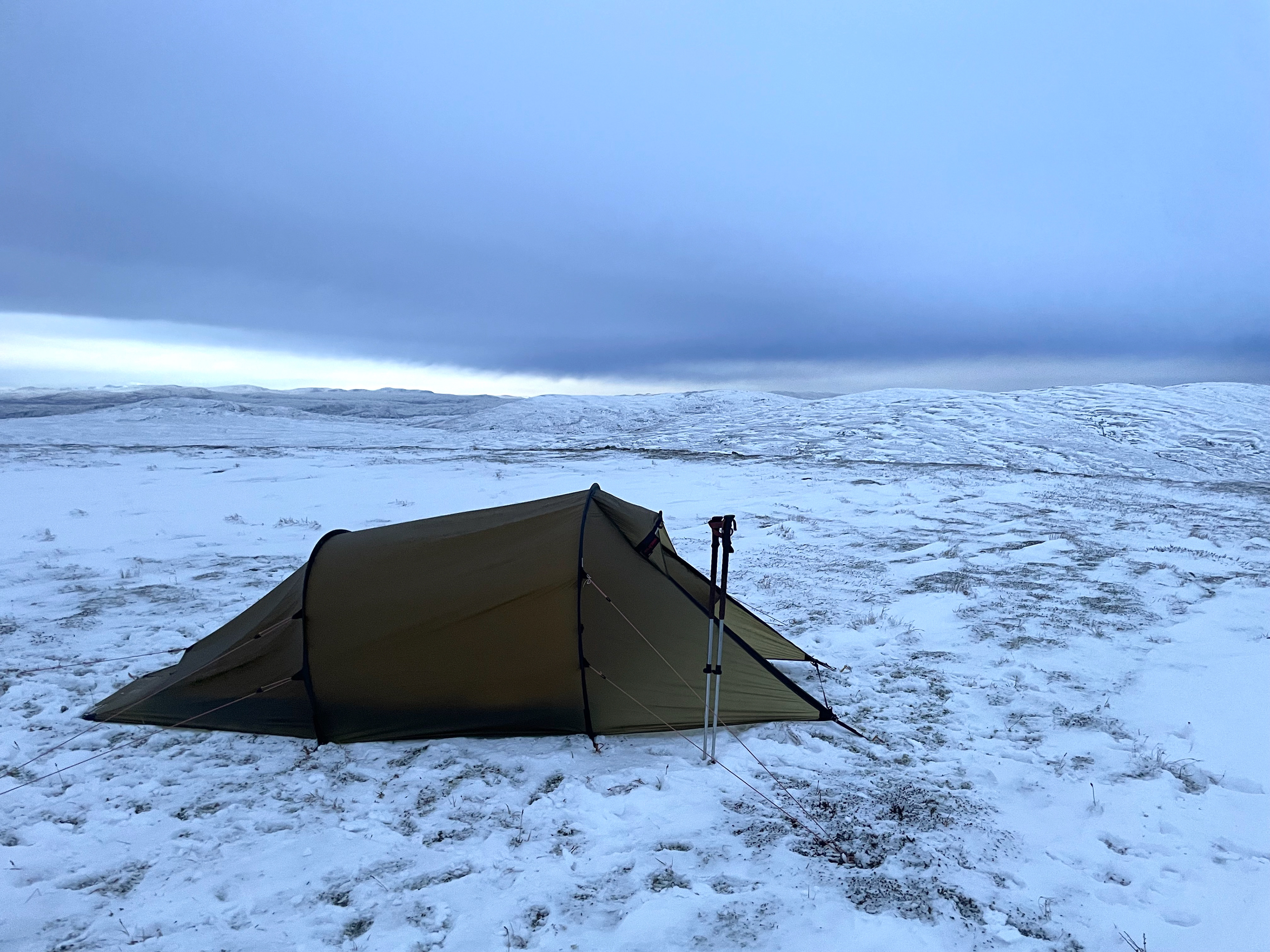 Bivouac venté et enneigé
