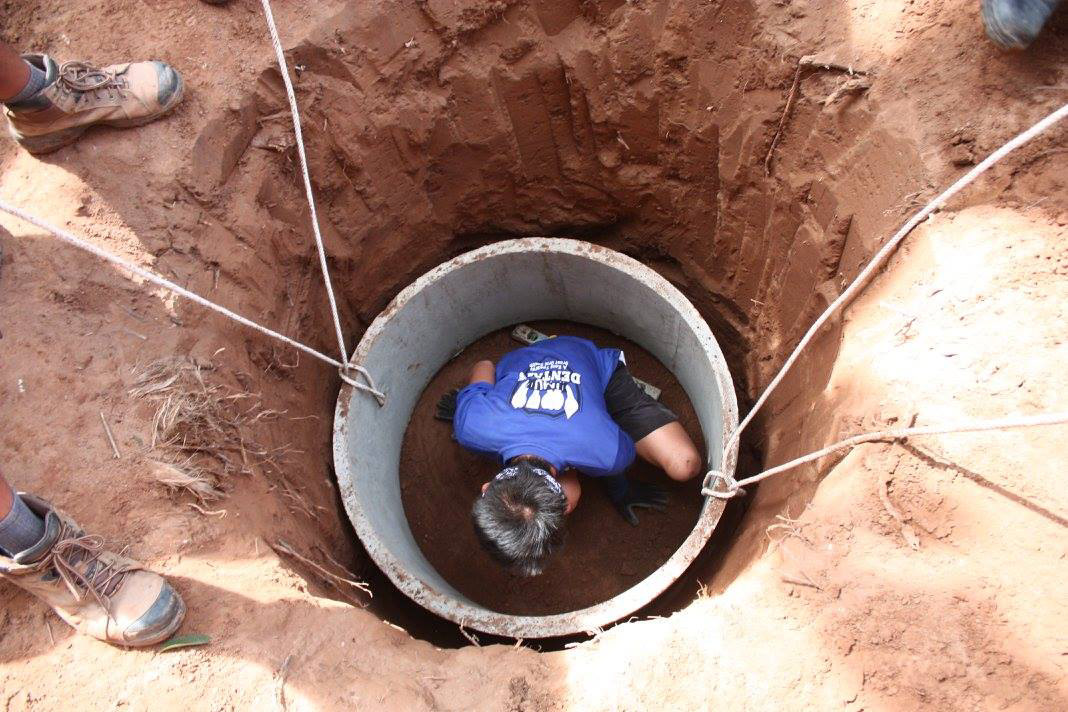 LAYING THE RC RING IN THE GROUND DURING CONSTRUCTION