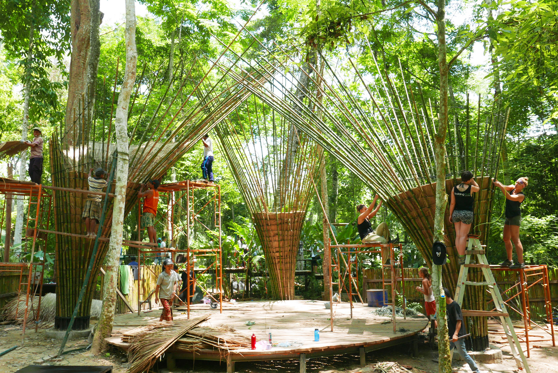 THE STRUCTURE DURING CONSTRUCTION