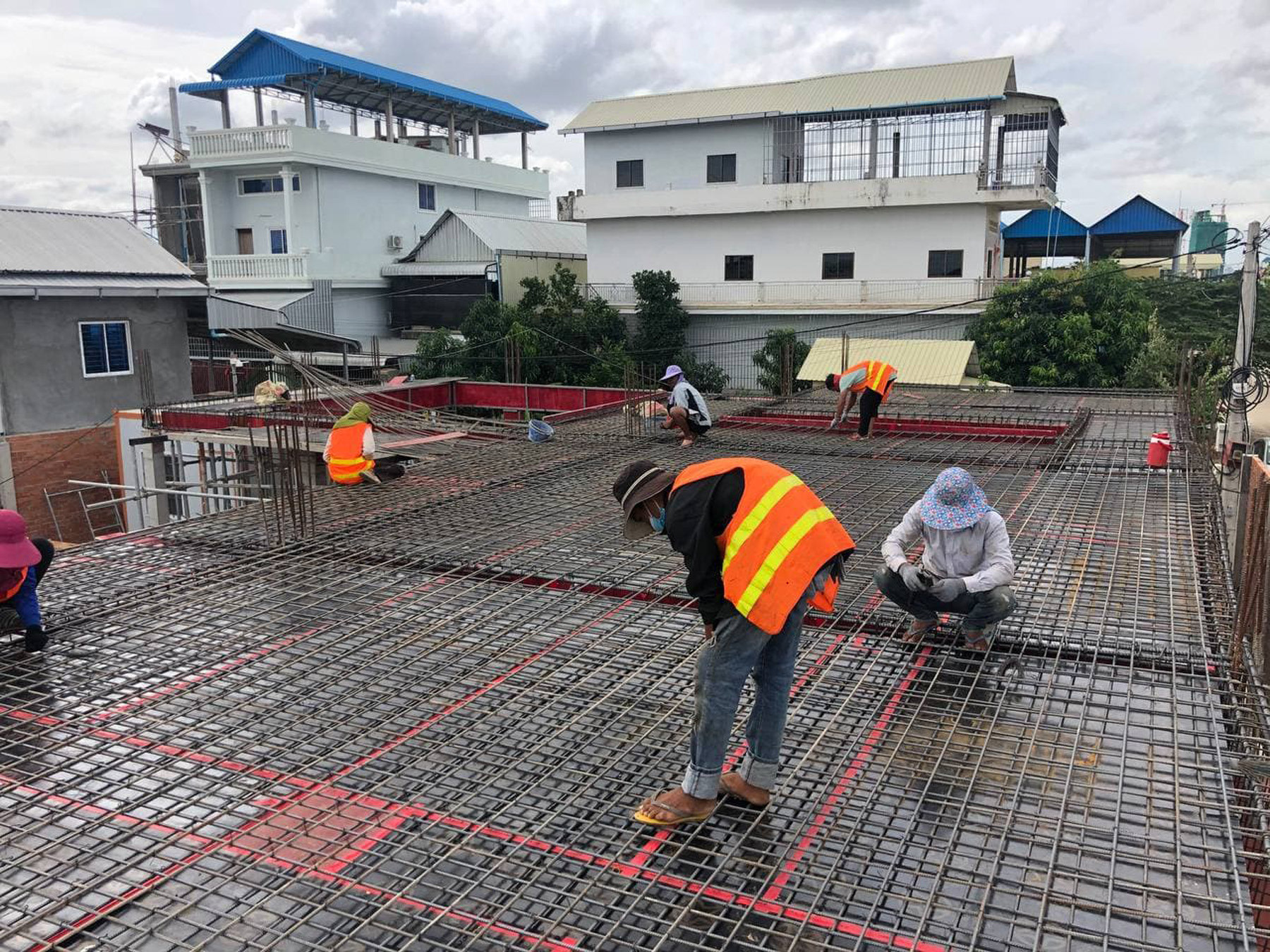 SLAB DURING CONSTRUCTION