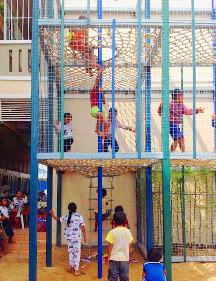 KIDS HAVING FUN IN THE PLAYGROUND – ZONE 1