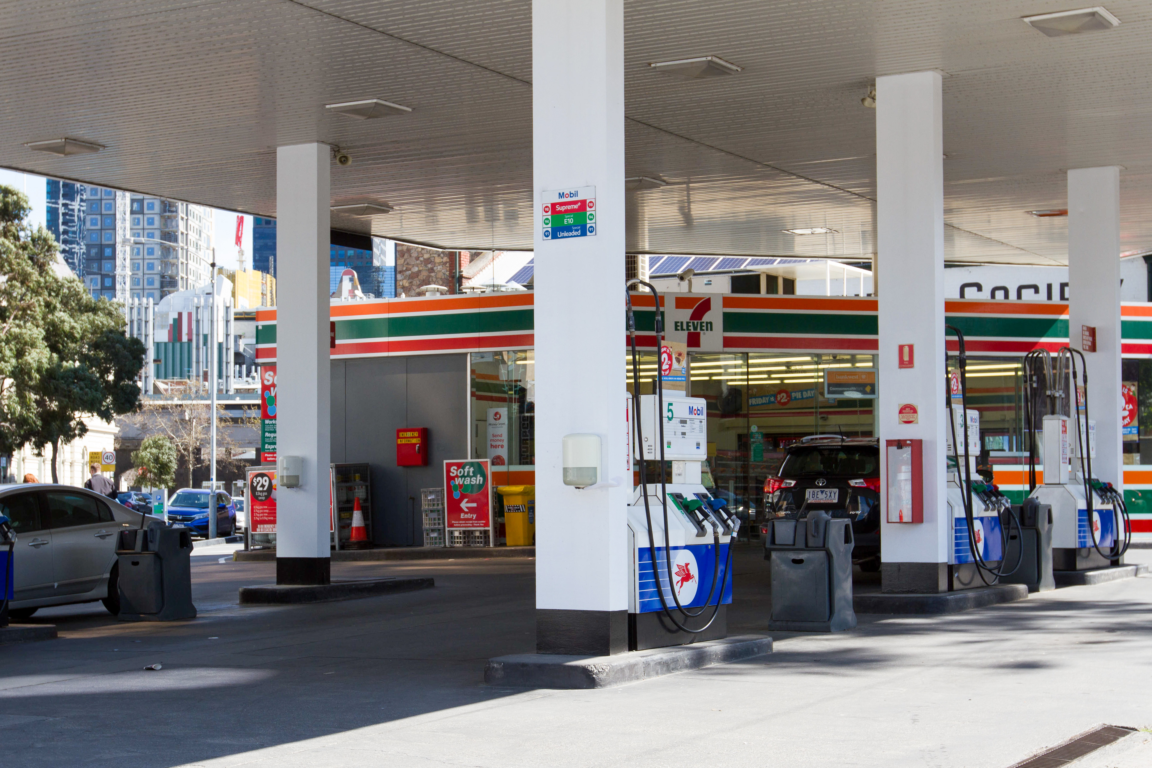 711 detail