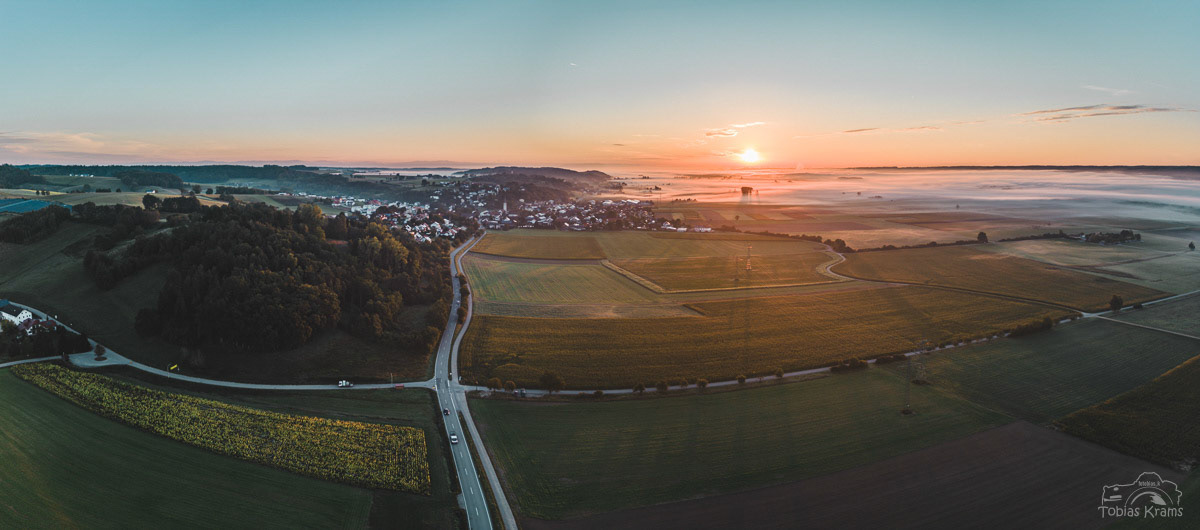 Sonnenaufgang in Moosthenning 2023