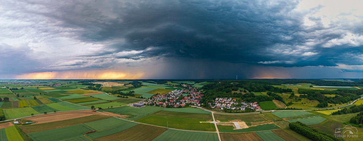 Gewitterwolken - Mettenbach 2025