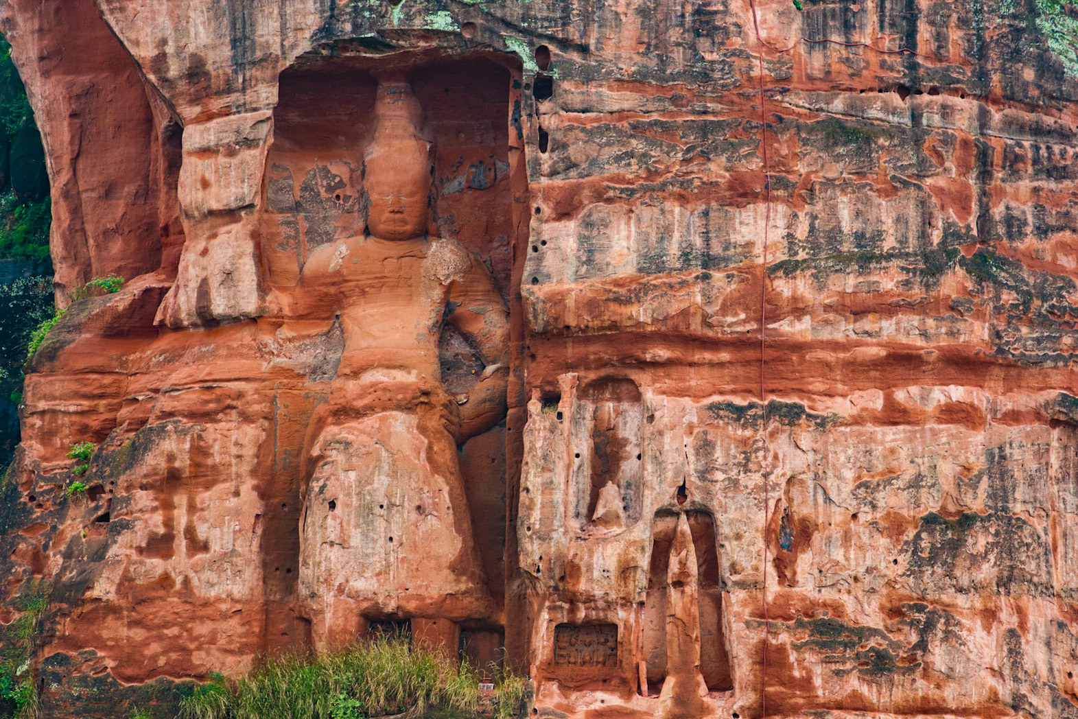 Guarding the Giant Budda, Leshan, China