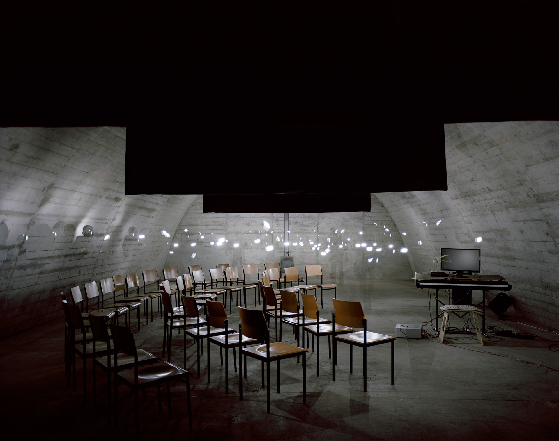 View the scenes #639 #Space #Inside #CE2010 #100x125cm