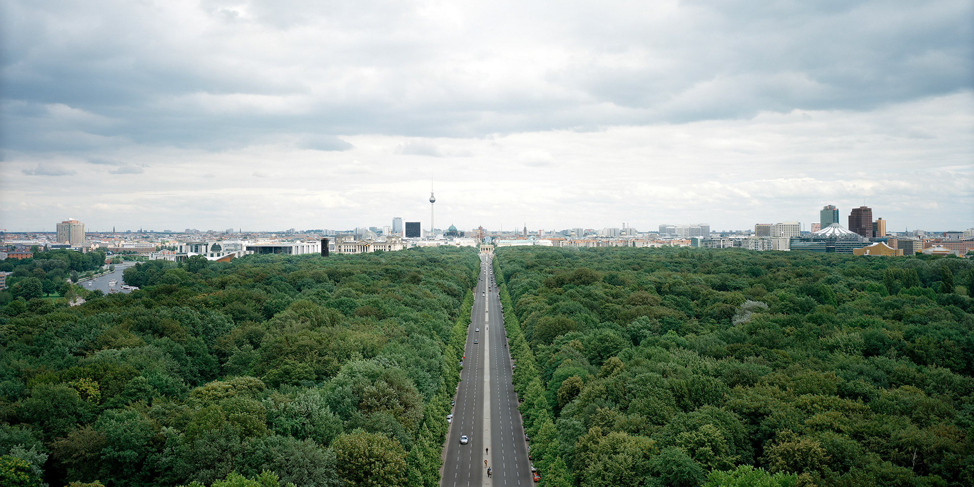 View the scenes #739 #Field #Death #WWII #Berlin #CE2011 #60x120cm