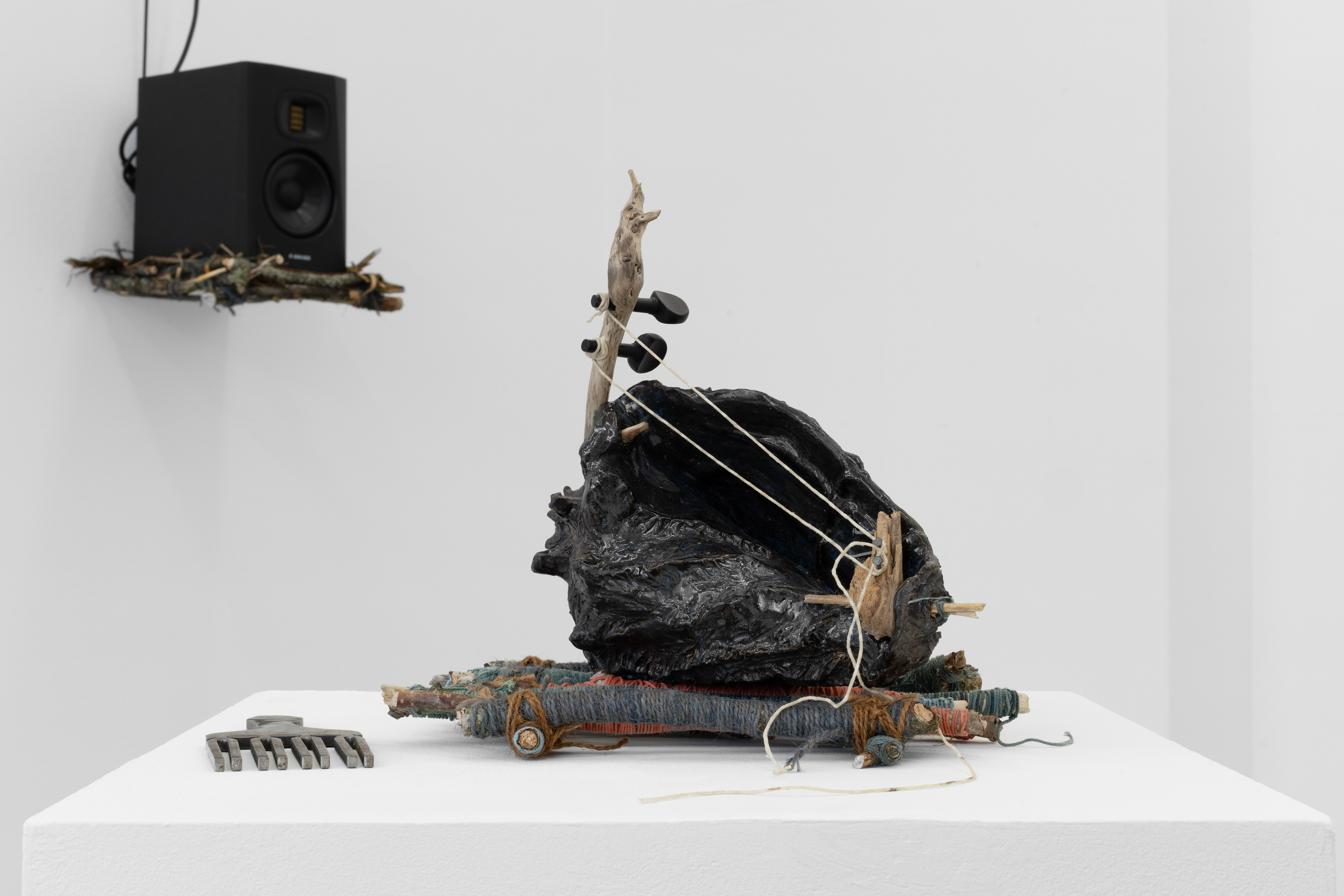 The Queen Conch, 2025, Ceramics, wood, 29 x 26,5 x 16 cm, Raft, 31 x 25 x 3 cm