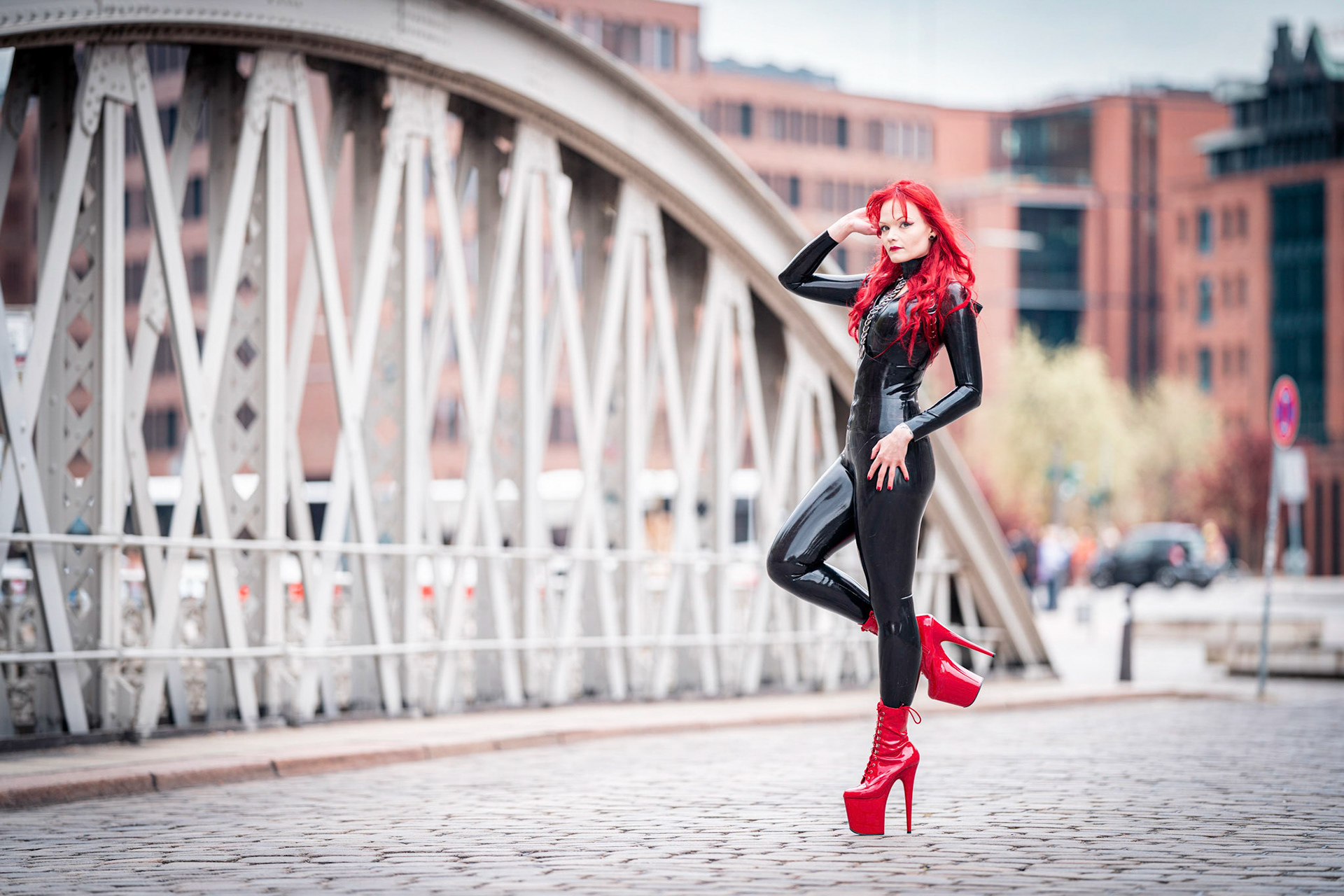 Kat Kristall - @katkristall