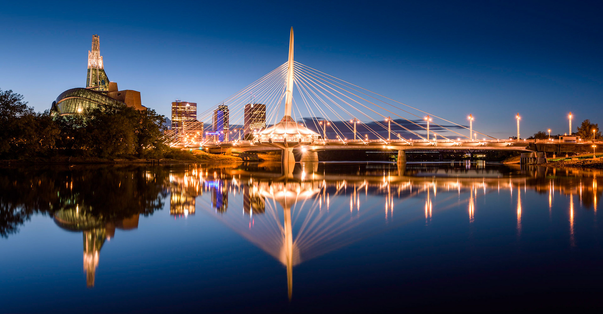 LAST LIGHT OVER THE LAKE | LAKE OF THE WOODS, ONTARIO