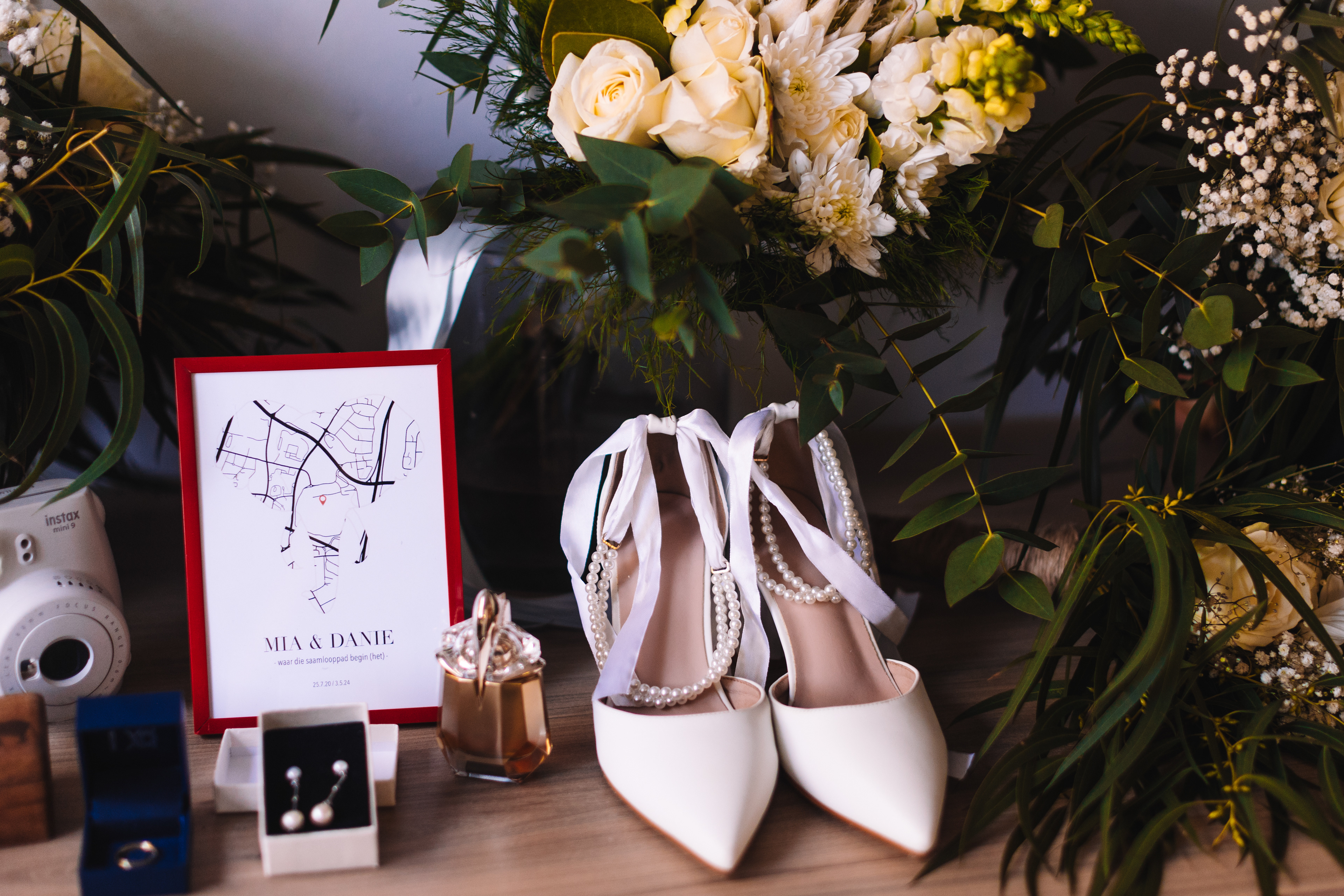 A pop of colour on their wedding day! Thank you Splendid Productions for the photos. 