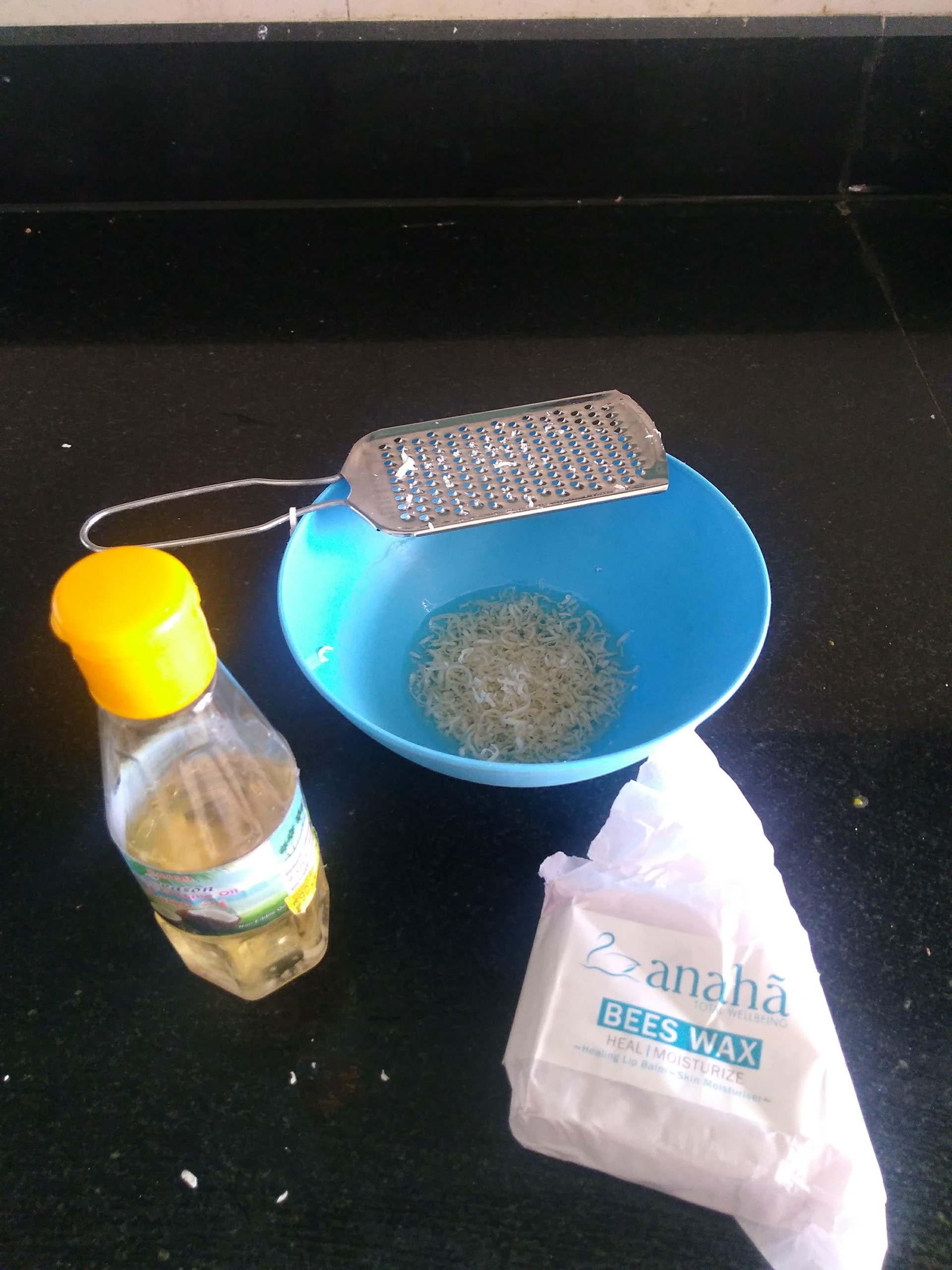 raw material for the foodsafe finishing wax