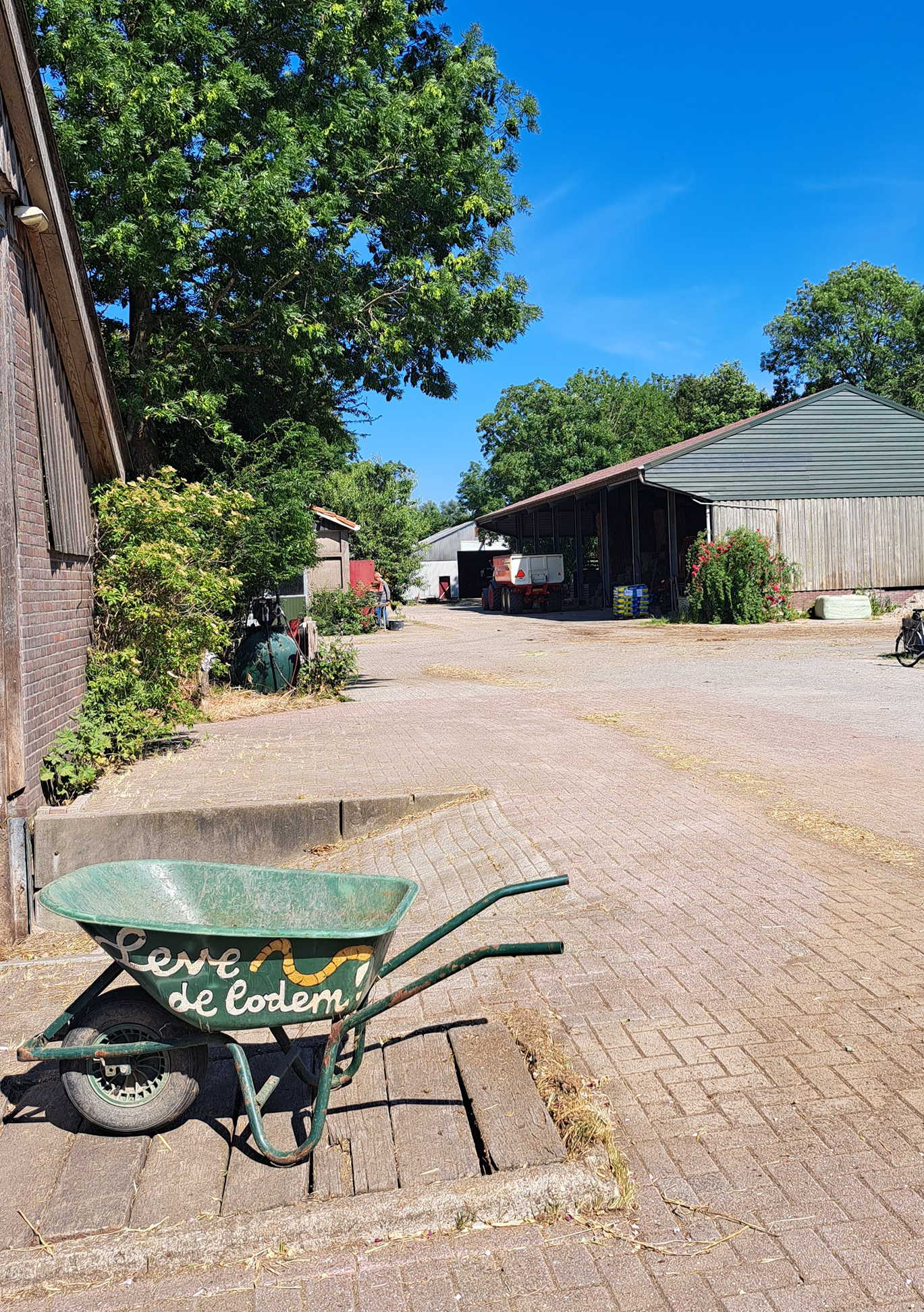 huidige erfinrichting van de boerderij