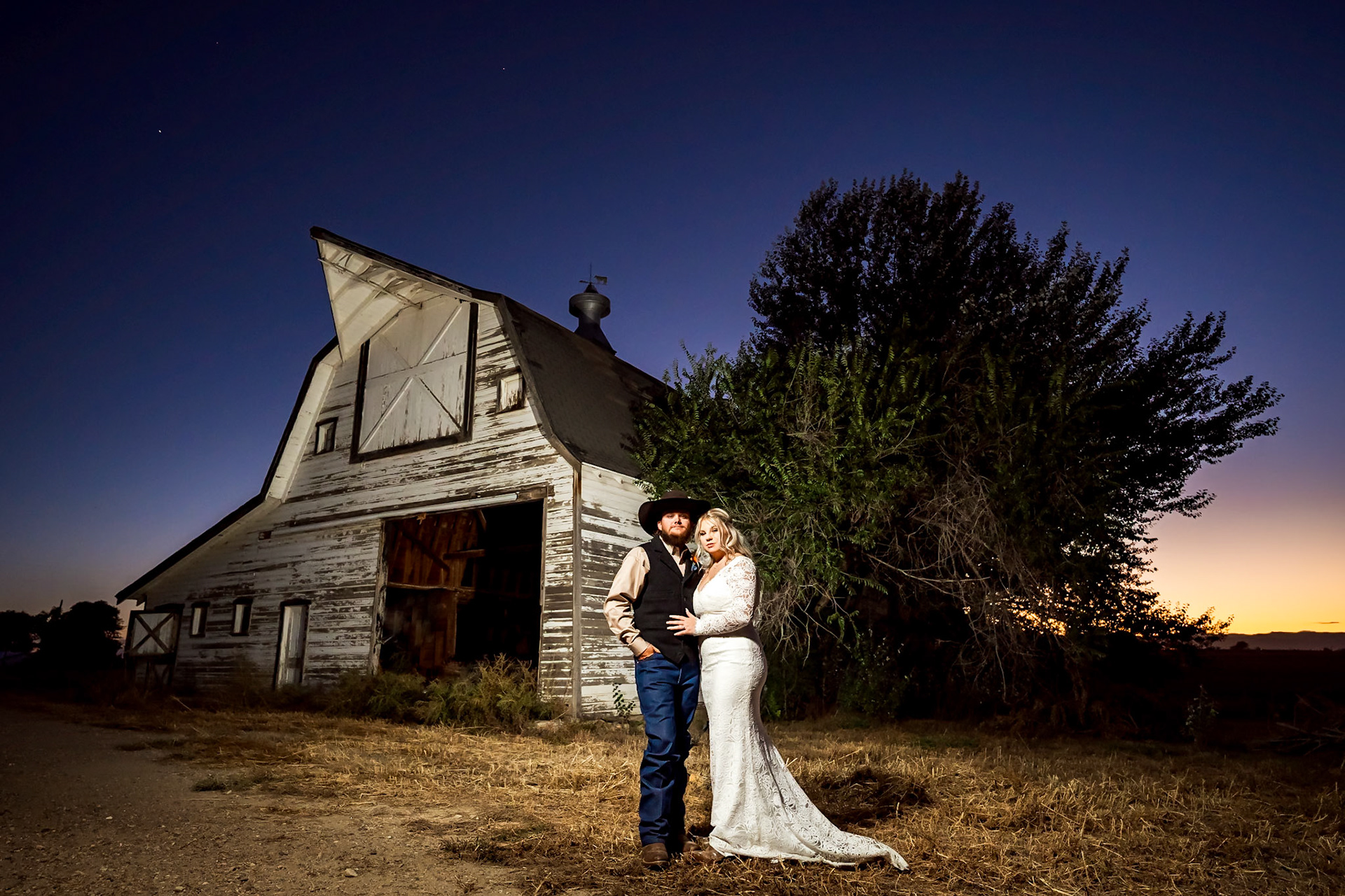 Colorful, autumn wedding at Dreams and Dragonflies in Johnstown, CO