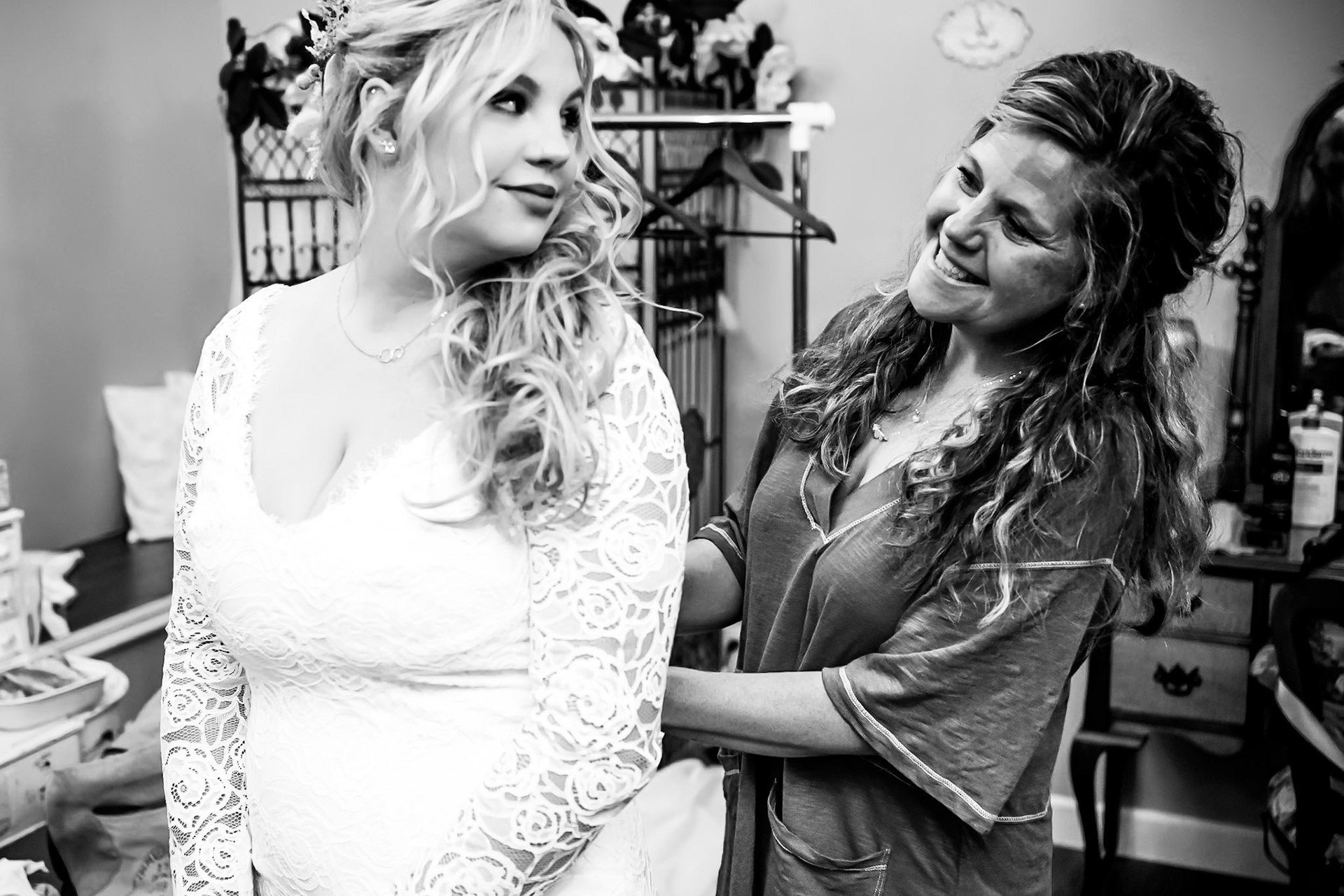 Colorful, autumn wedding at Dreams and Dragonflies in Johnstown, CO