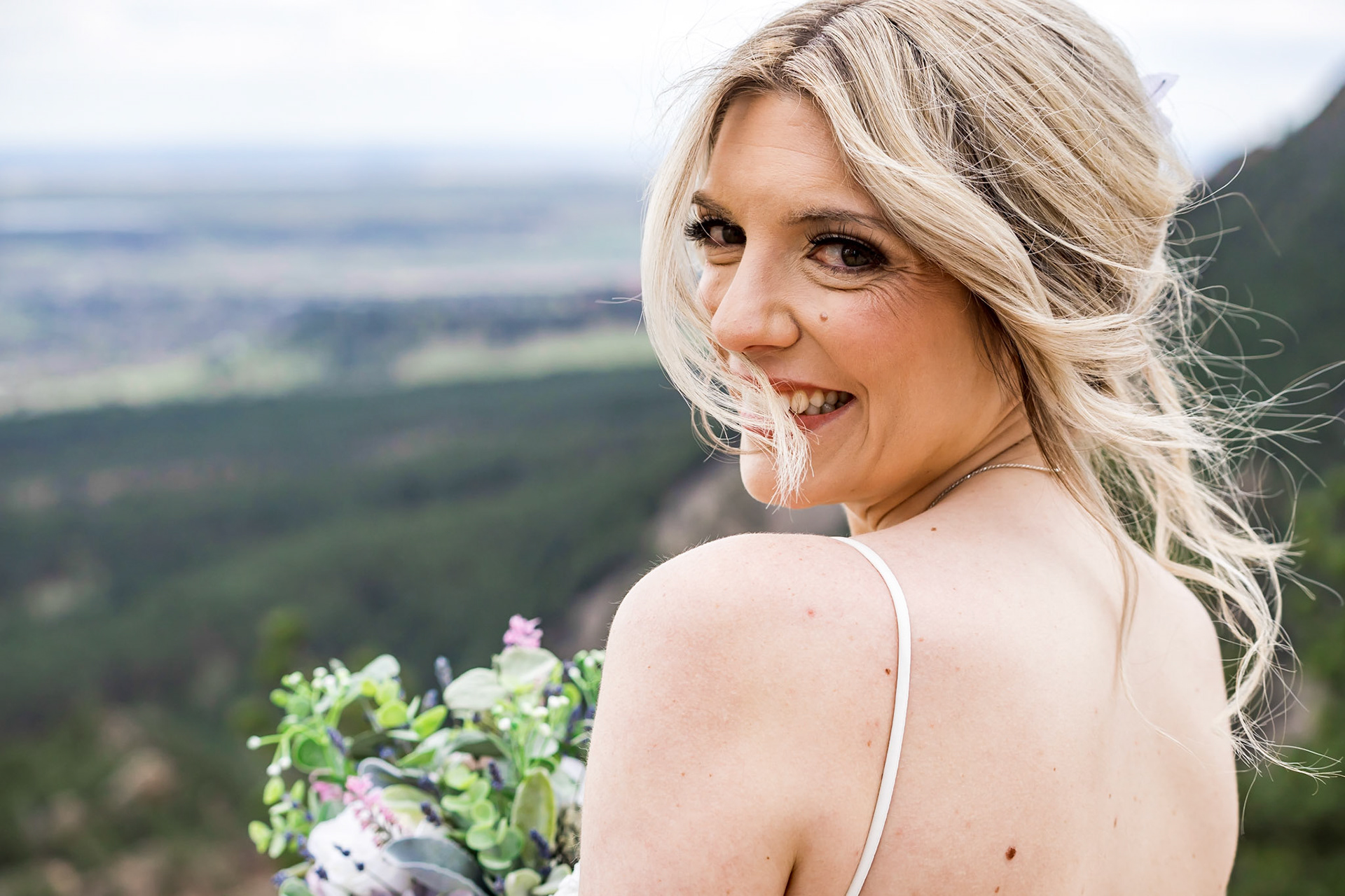 Fun, vibrant wedding at Sunrise Amphitheater in Boulder, Colorado