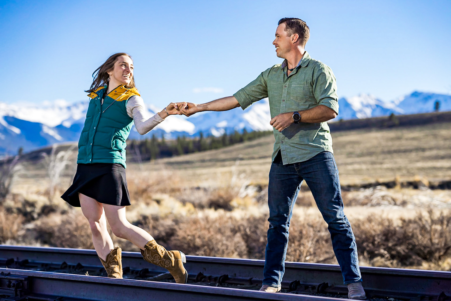 Bold, vibrant engagement photography by Bonnie Photo in Leadvill, Colorado