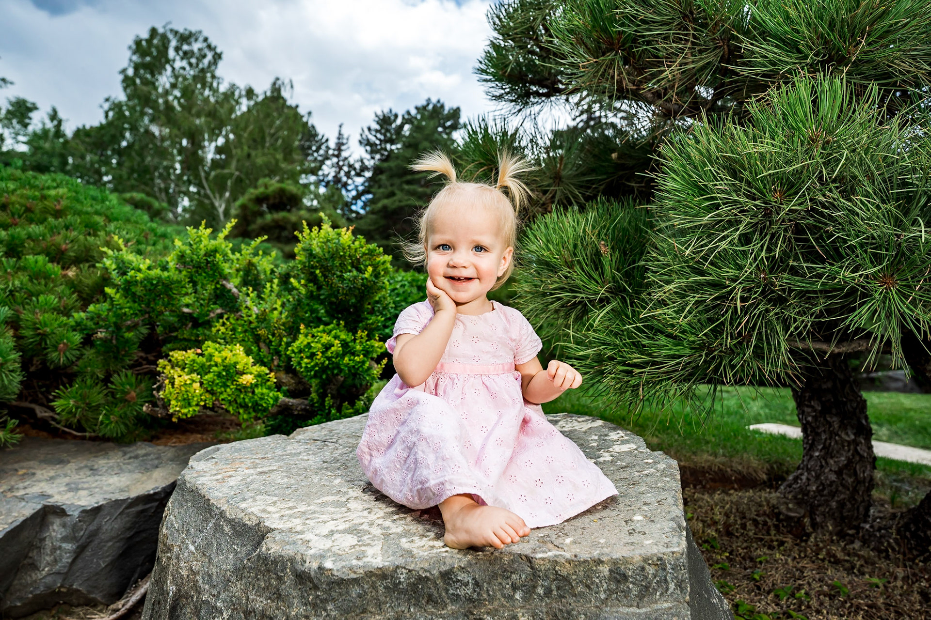 Fun, colorful milestone portrait session for a one year old at the Denver Botanic Gardens in Colorado