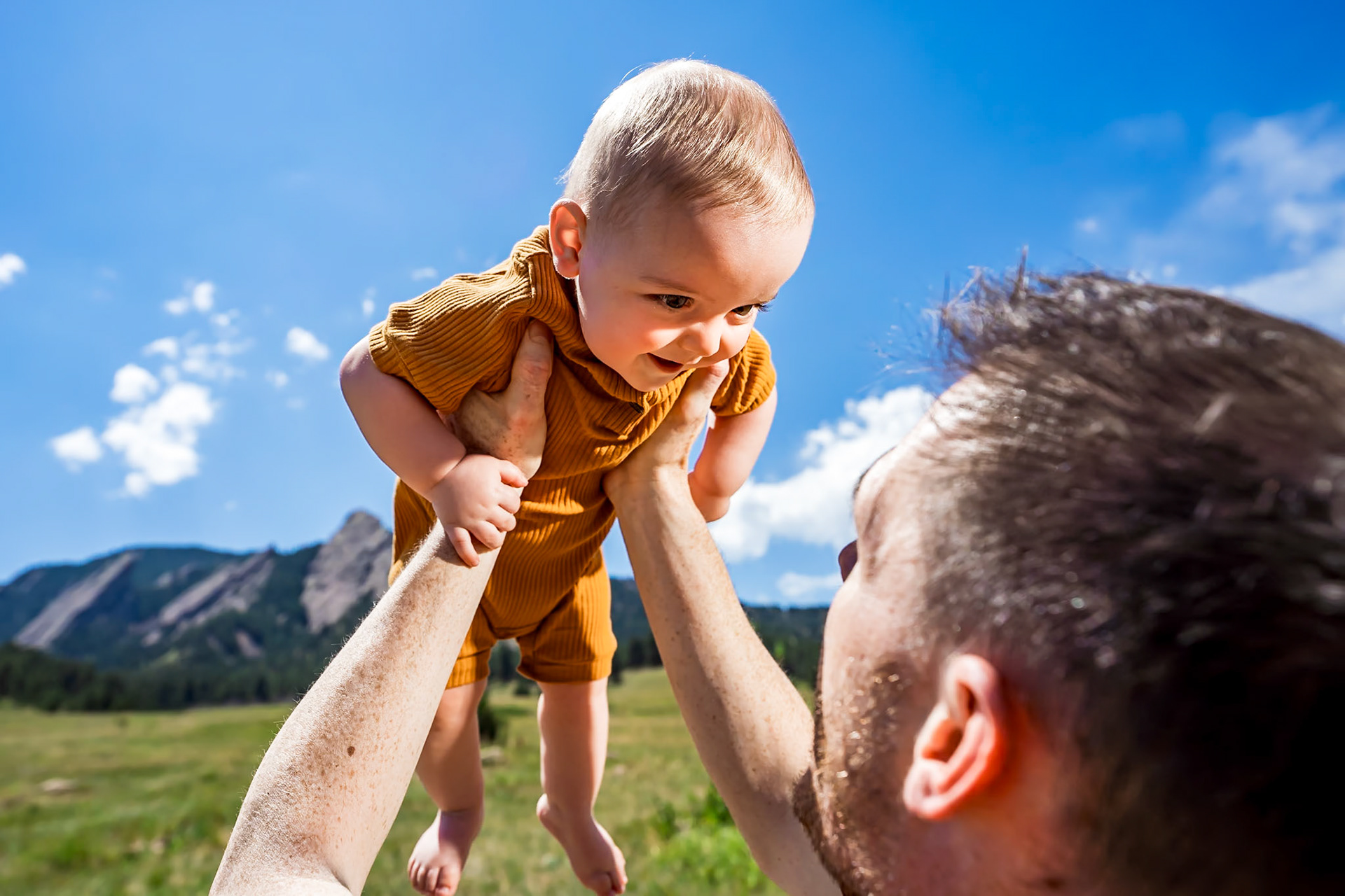 Cute, easy family portraits with a baby at Chautauqua Park in Boulder, Colorado