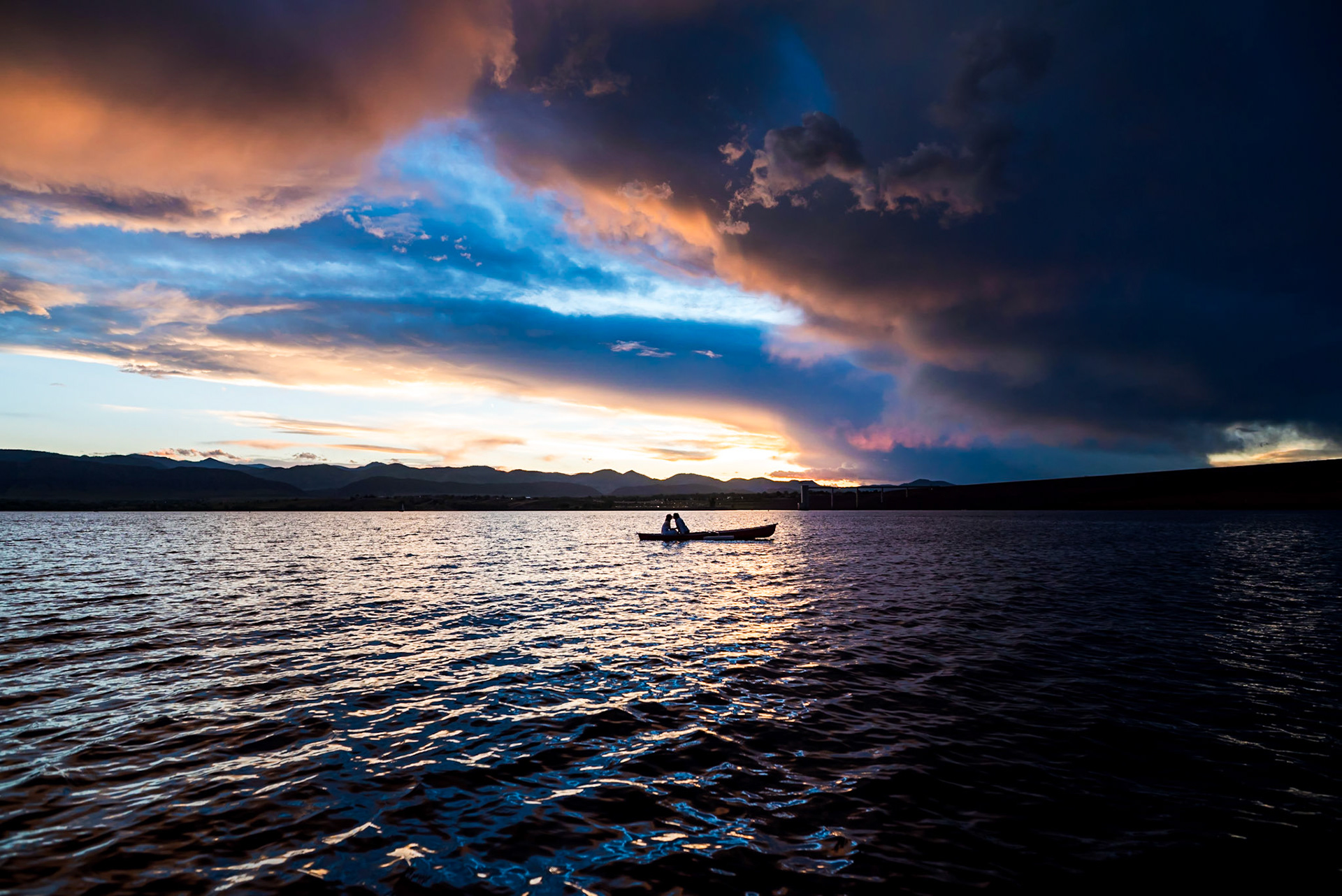 fun, chill engagement photography session at Chatfield Reservoir in Colorado