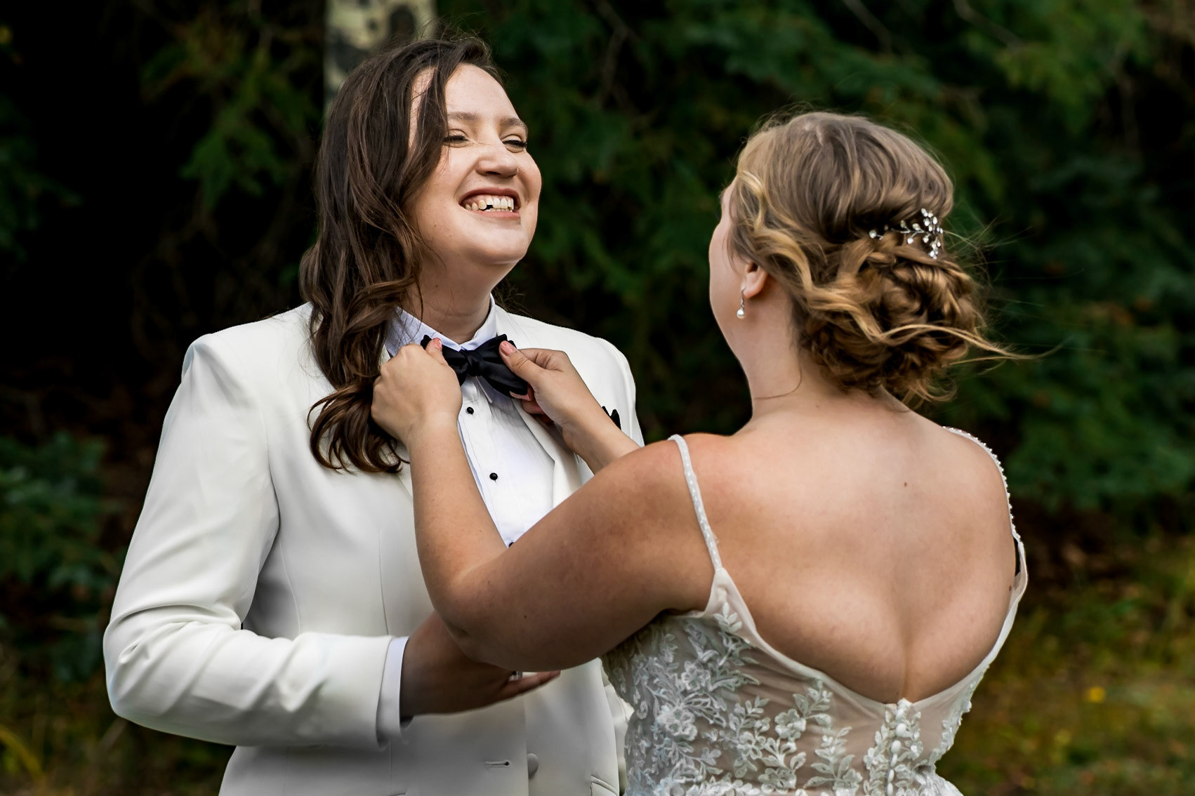 A bold and vibrant autumn wedding at Mountain View Ranch by Wedegewood Weddings.