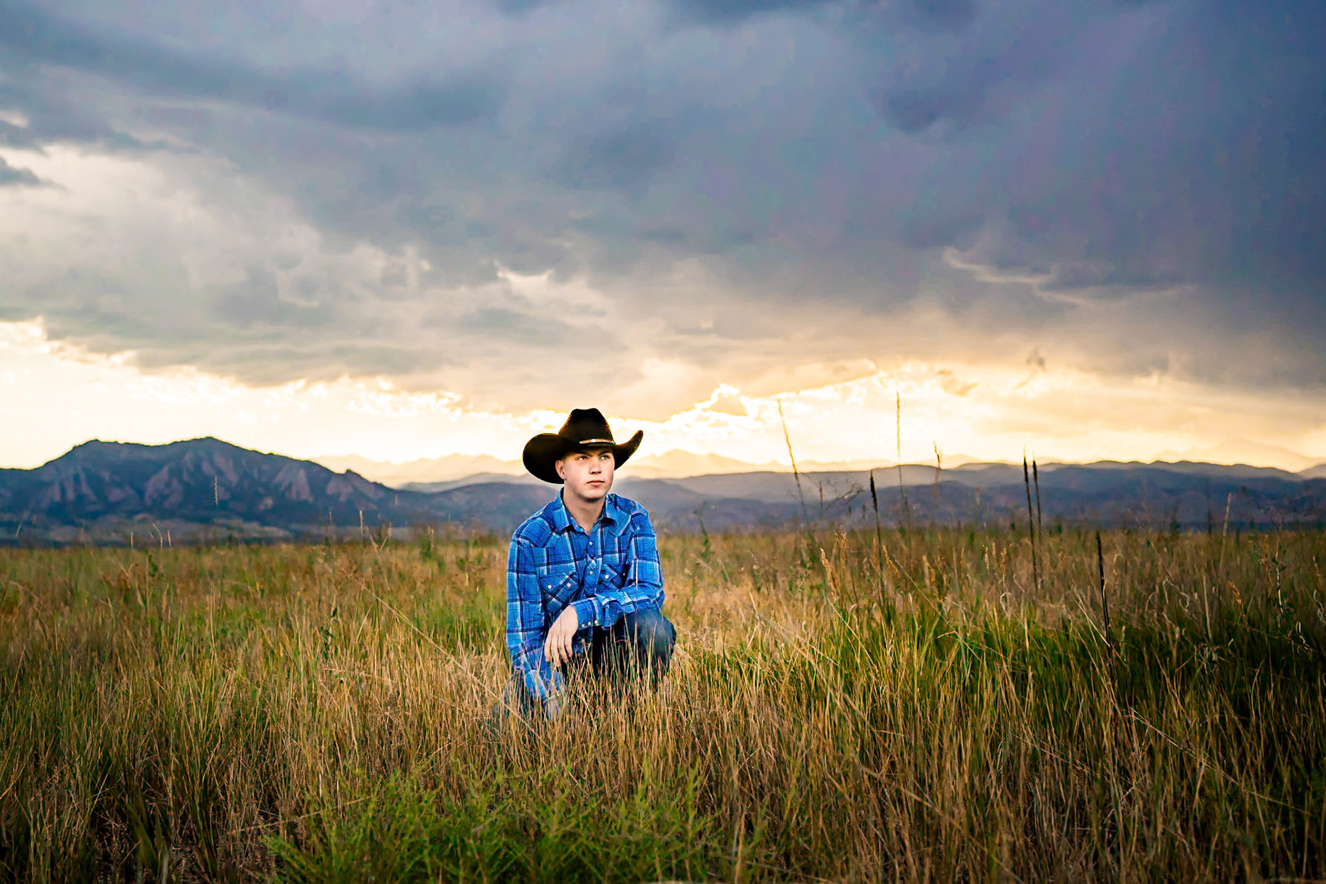 Western senior portraits at Davidson Mesa